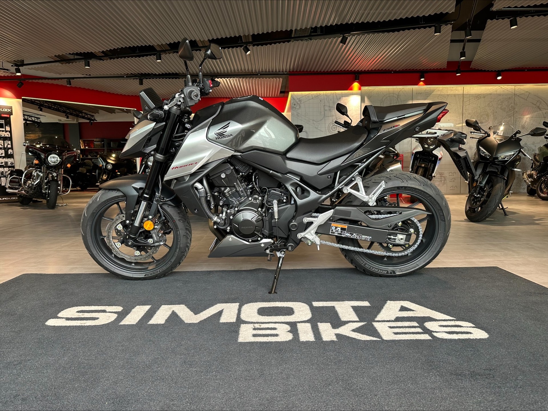 HONDA CB 750 Hornet E-Clutch-showroom-element-1