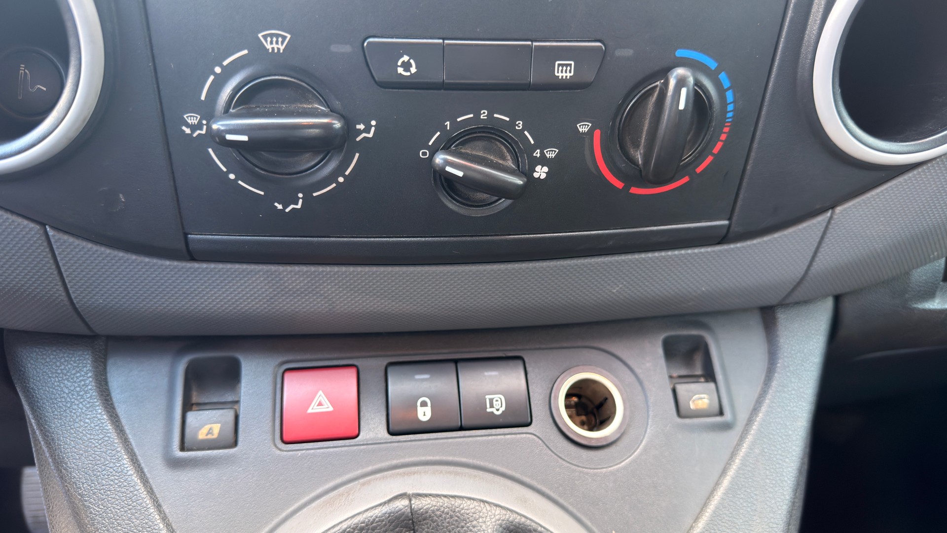 CITROEN Berlingo 1.6i 600-image-9