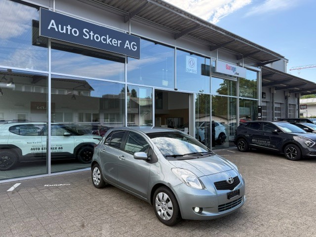 TOYOTA Yaris 1.3-showroom-element-1