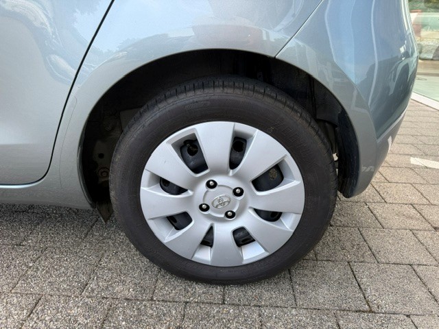 TOYOTA Yaris 1.3-image-7