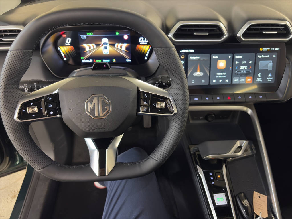MG ZS 1.5 Hybrid+ Luxury-image-5