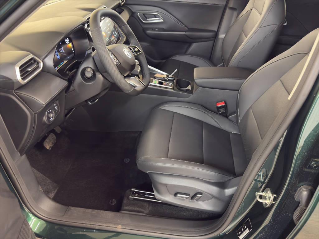 MG ZS 1.5 Hybrid+ Luxury-image-4