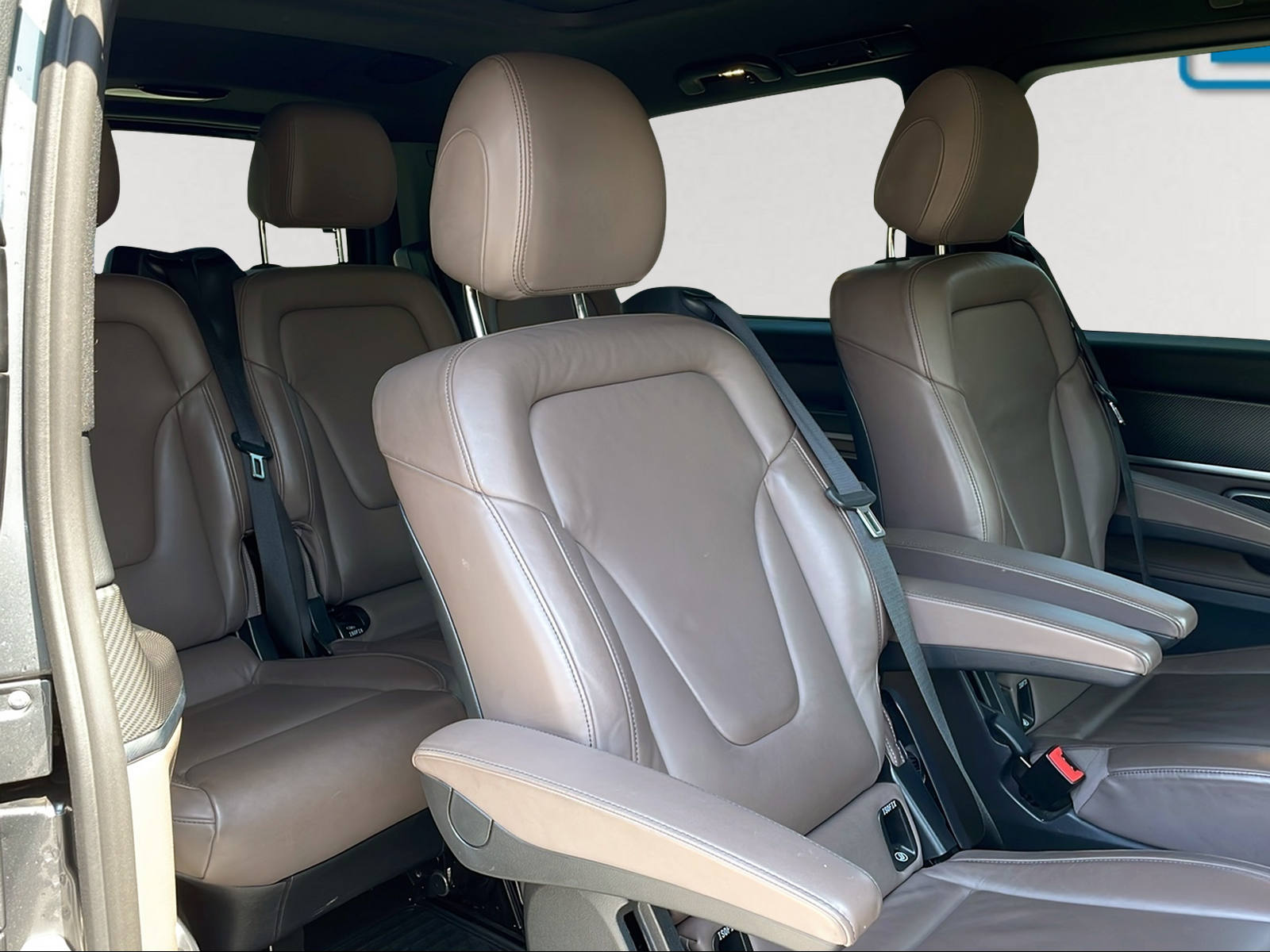 MERCEDES-BENZ V 300 d lang Avantgarde 4Matic 9G-Tronic-image-6