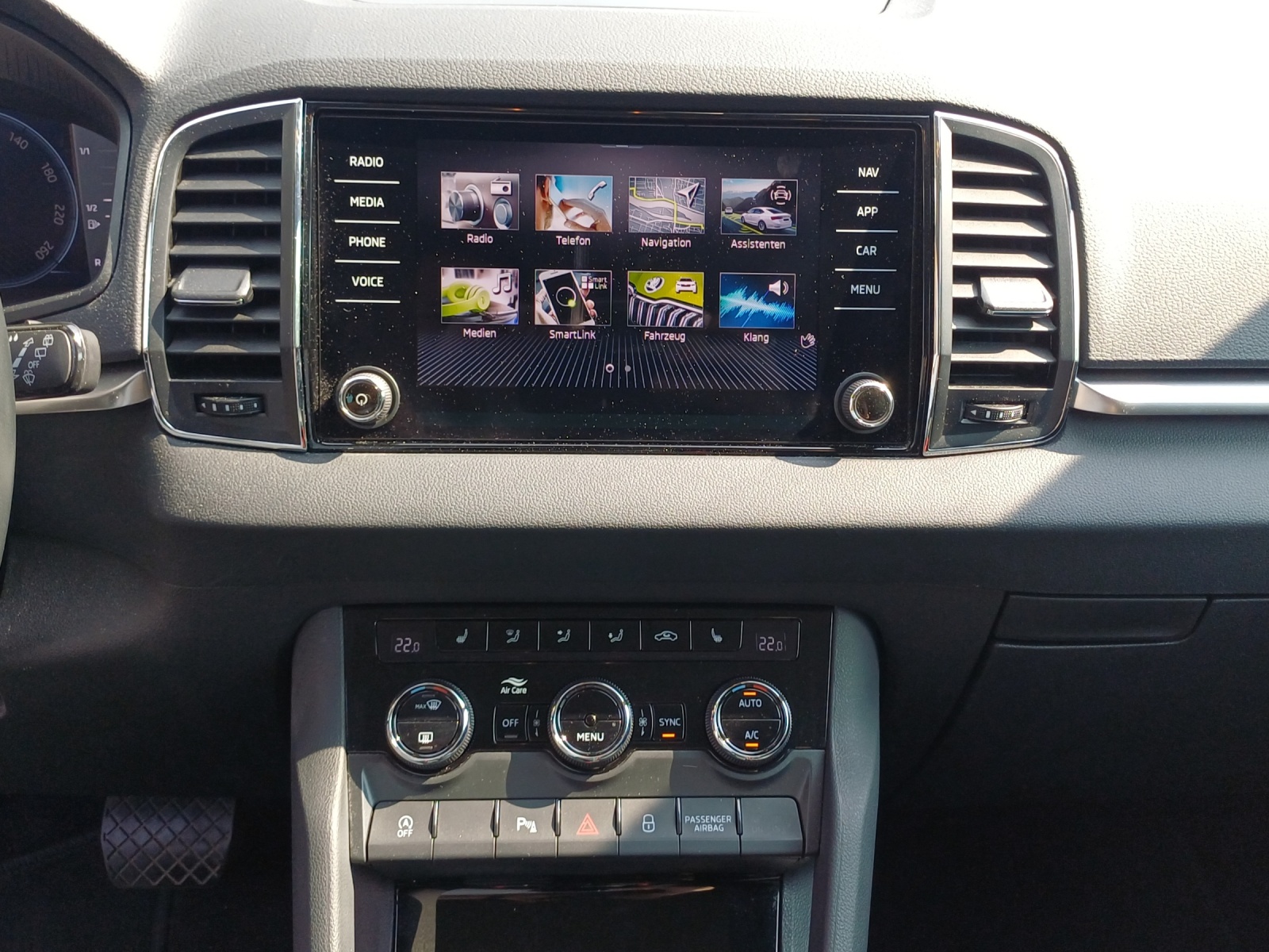 SKODA Karoq 1.5 TSI Ambition DSG-image-10