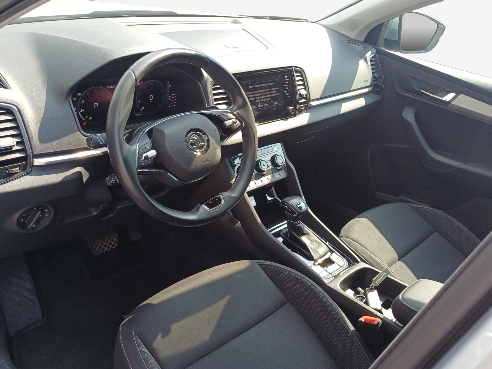 SKODA Karoq 1.5 TSI Ambition DSG-image-7