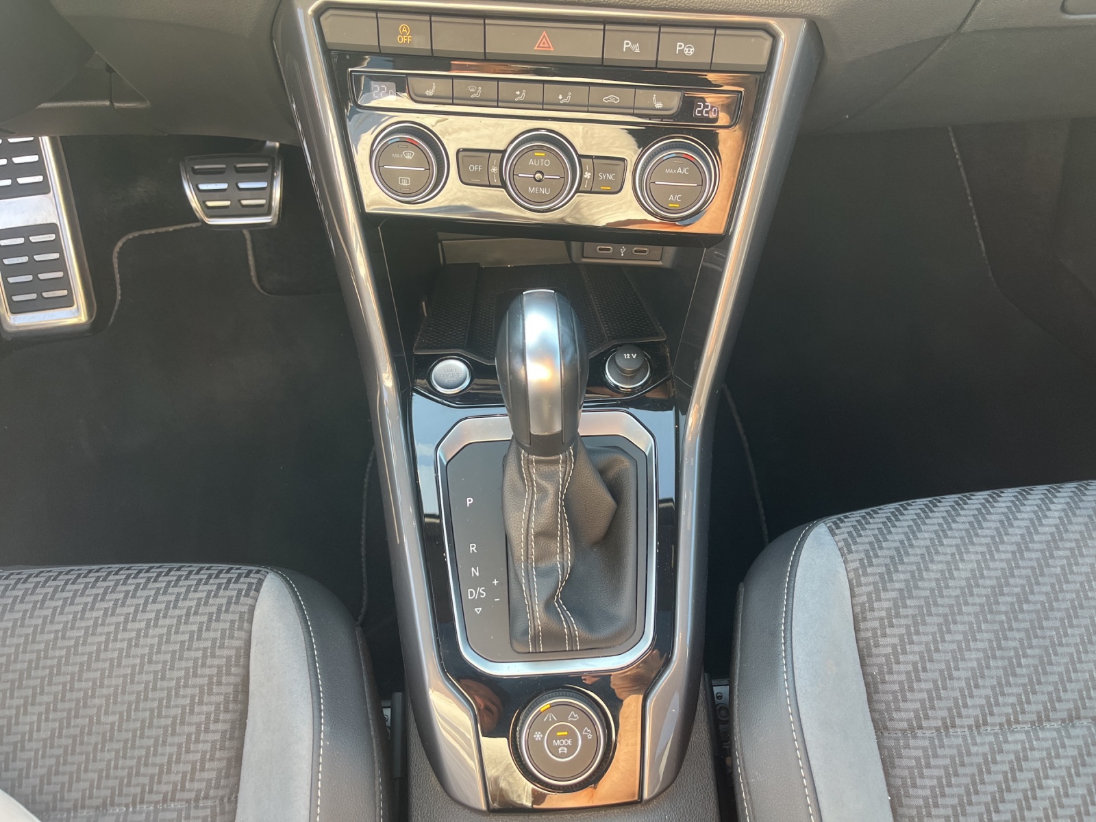 VW T-Roc 2.0 TSI Sport Selection DSG 4Motion-image-15