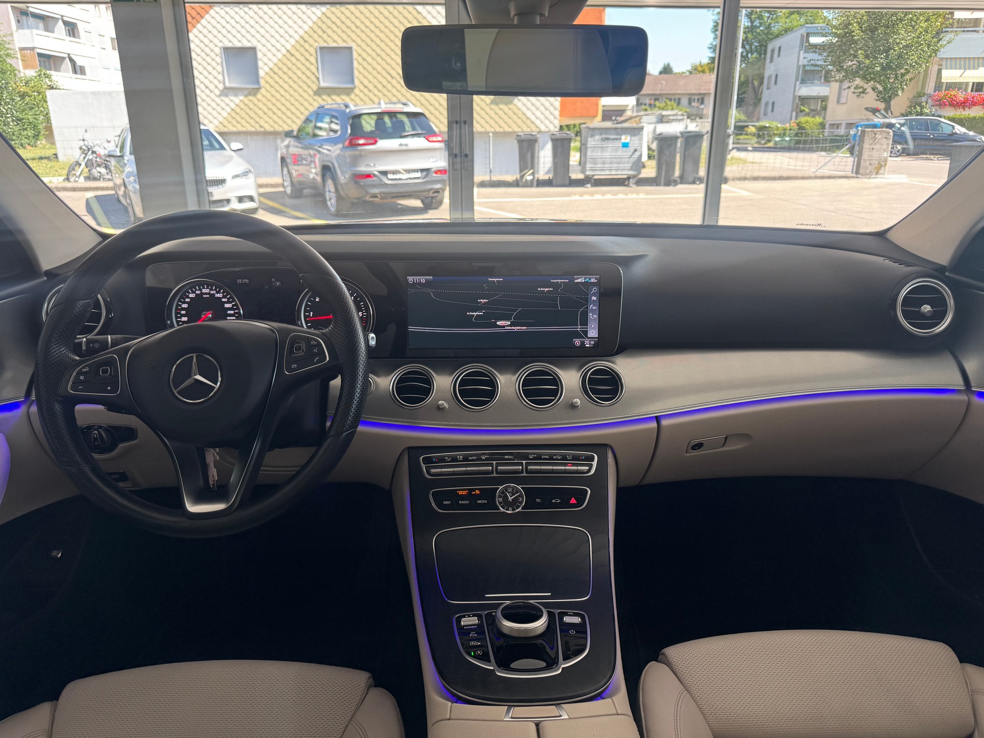 MERCEDES-BENZ E 220 d Exclusive 9G-Tronic-image-14