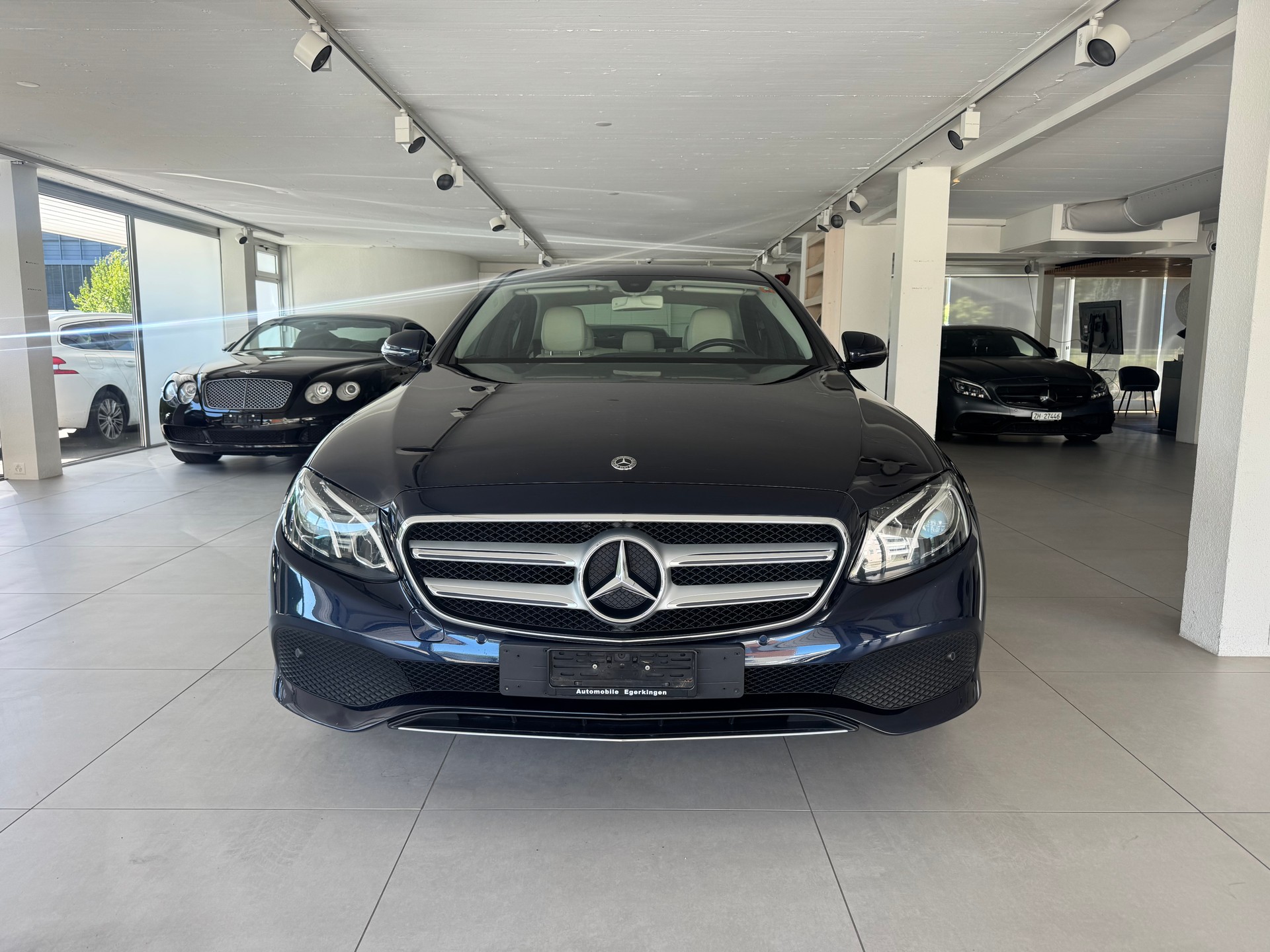 MERCEDES-BENZ E 220 d Exclusive 9G-Tronic-image-2