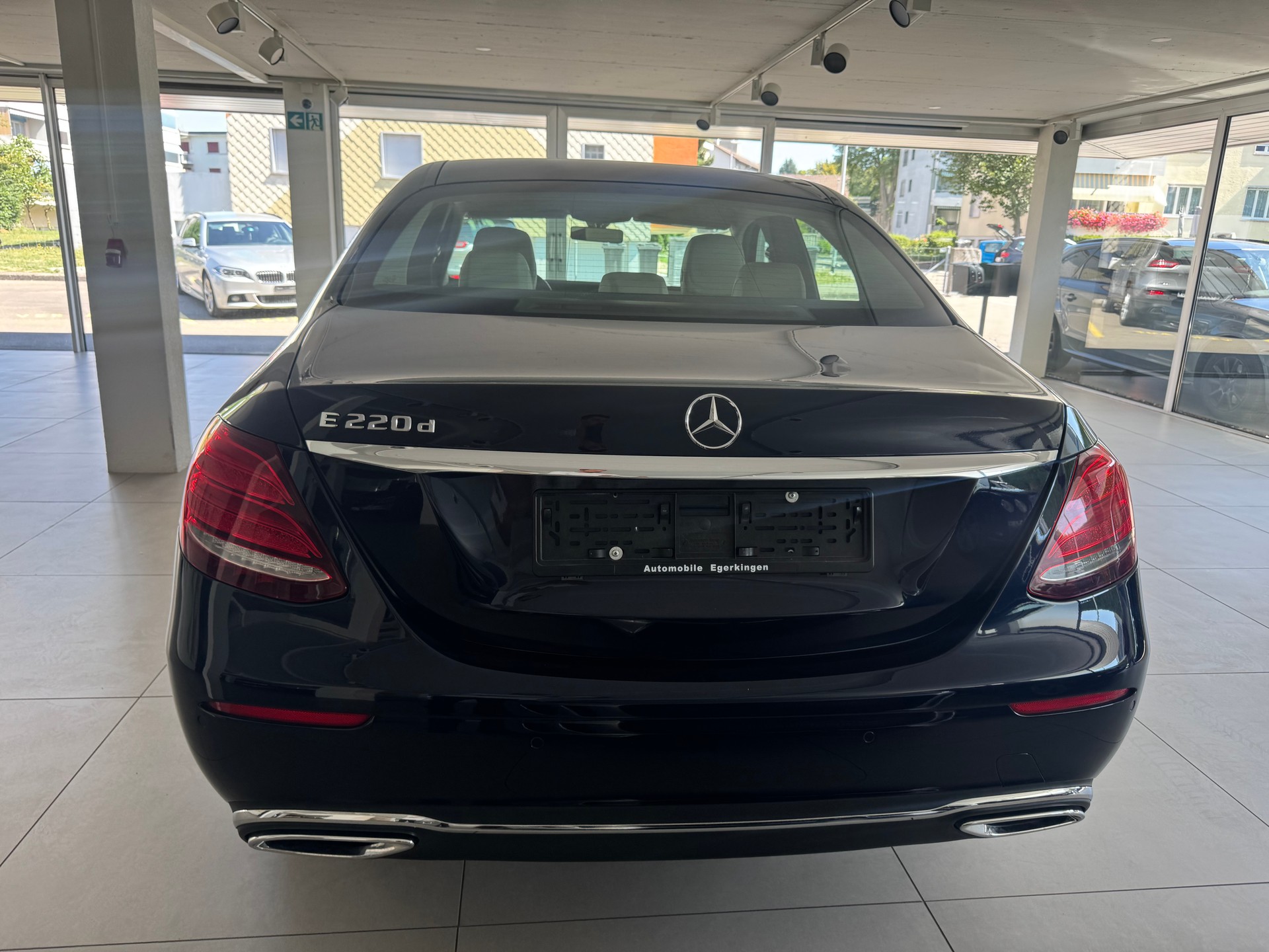 MERCEDES-BENZ E 220 d Exclusive 9G-Tronic-image-7
