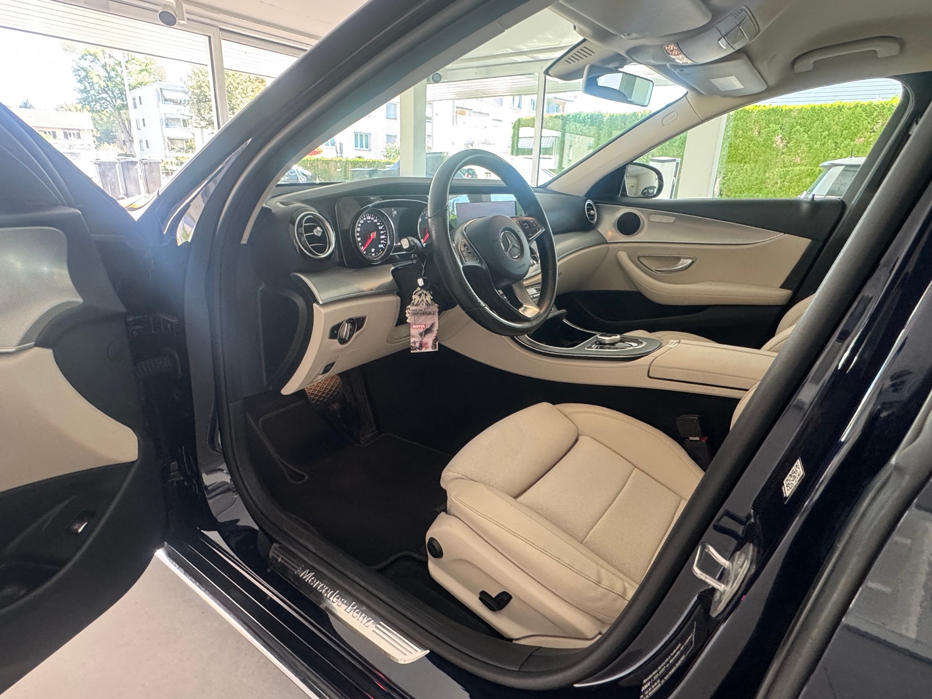 MERCEDES-BENZ E 220 d Exclusive 9G-Tronic-image-8