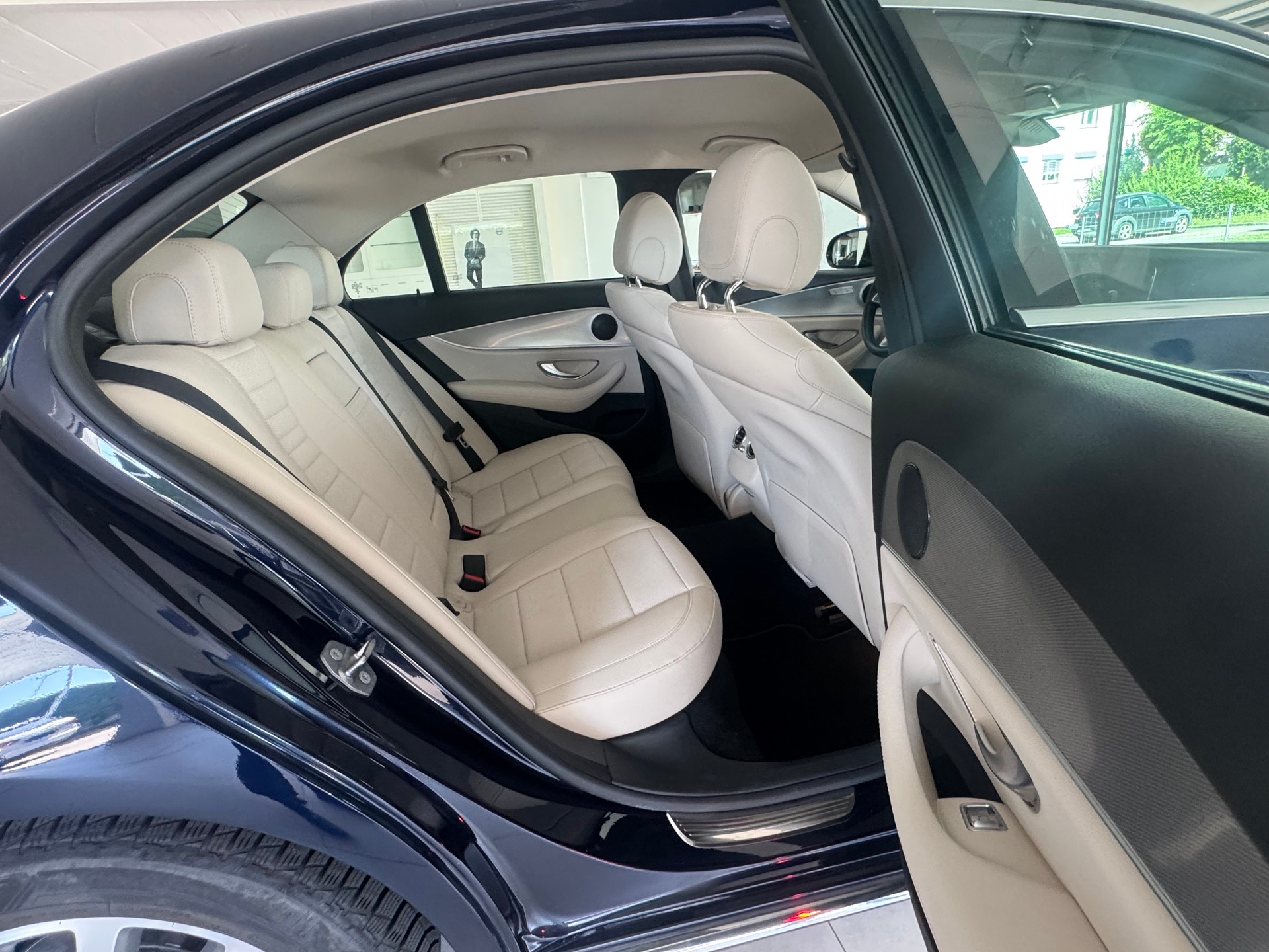 MERCEDES-BENZ E 220 d Exclusive 9G-Tronic-image-13
