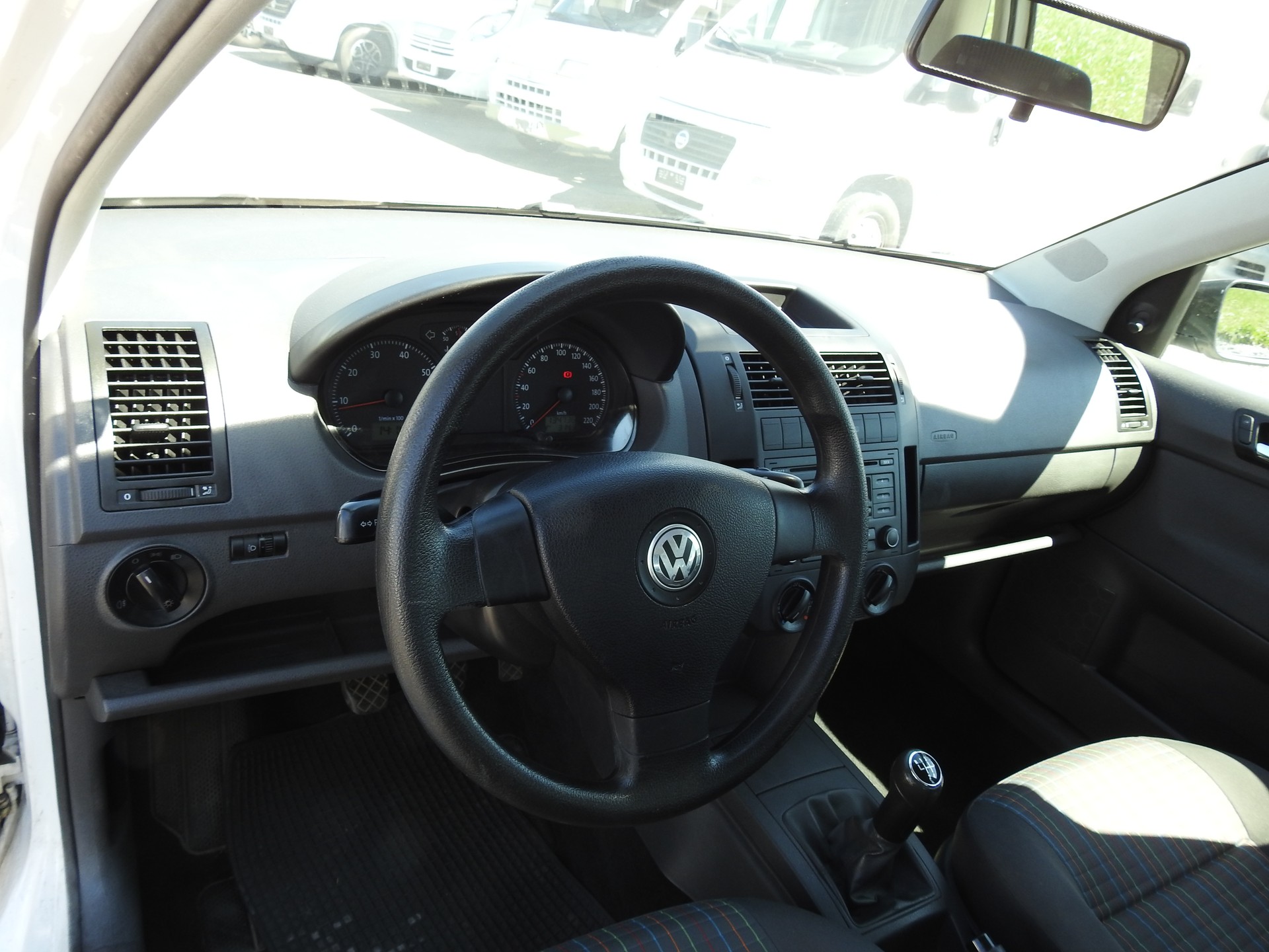 VW Polo 1.2 6V Trendline-image-11