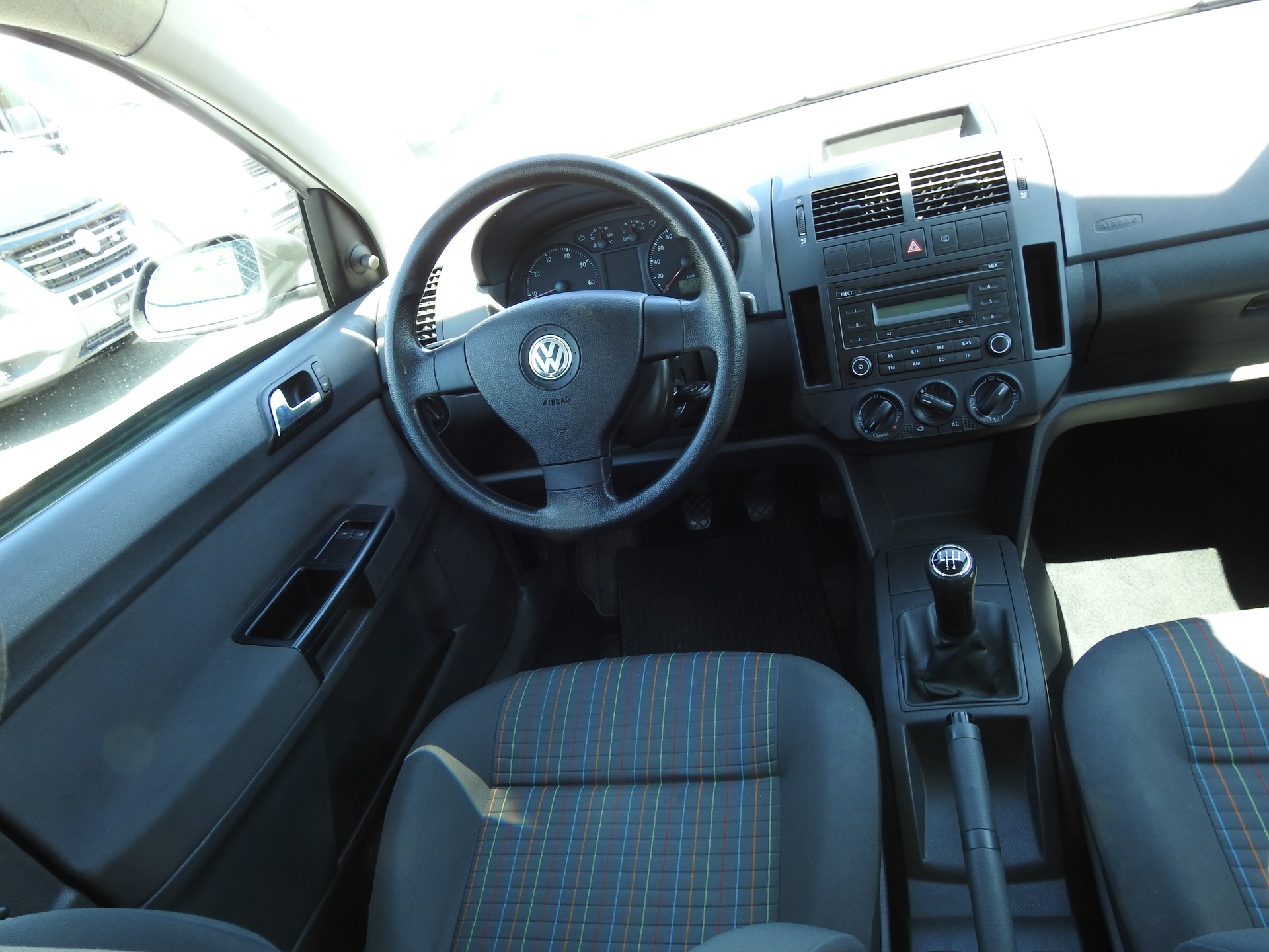 VW Polo 1.2 6V Trendline-image-18