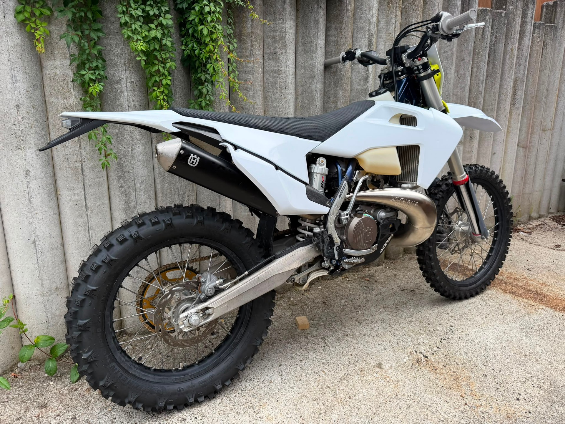 HUSQVARNA 300 i TE 2T Rockstar Edition-image-3