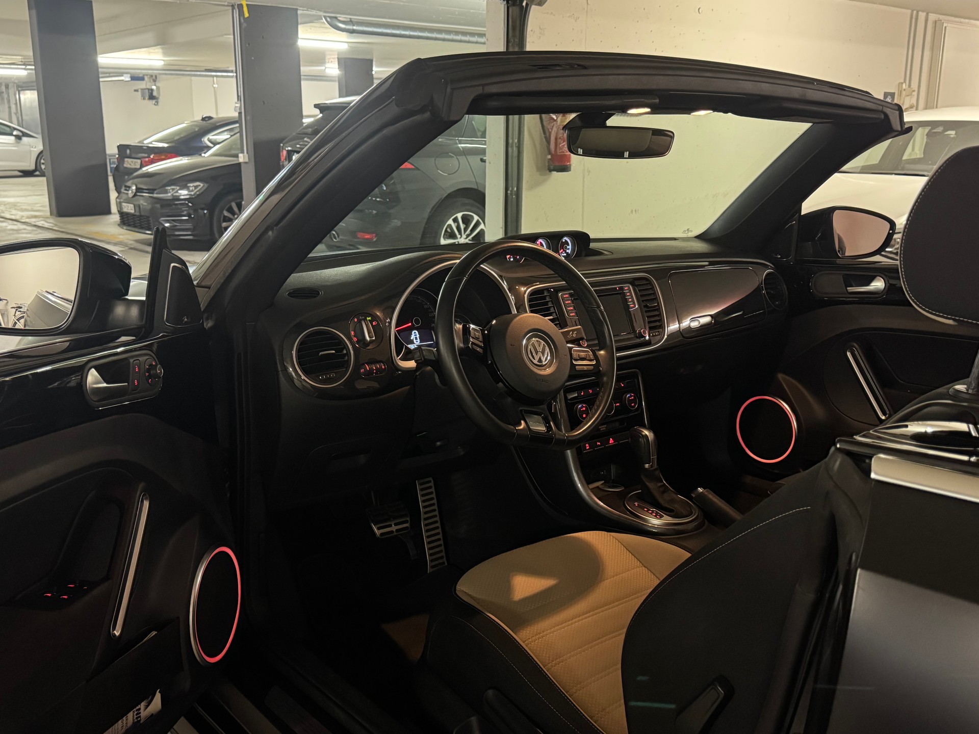 VW Beetle Cabriolet 1.4 TSI BMT R-Line DSG-image-14