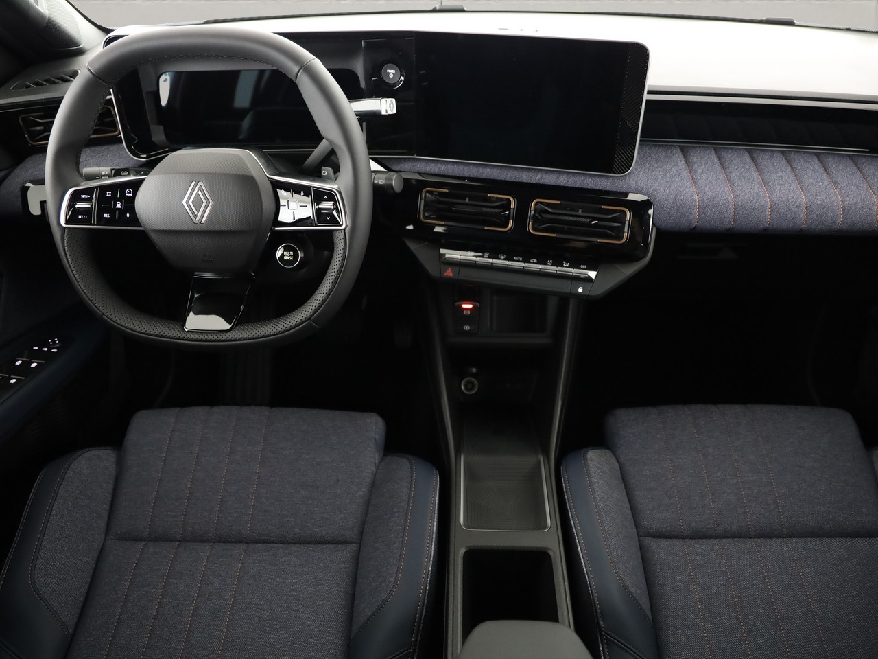 RENAULT R4 E-Tech Comfort Range techno-image-4