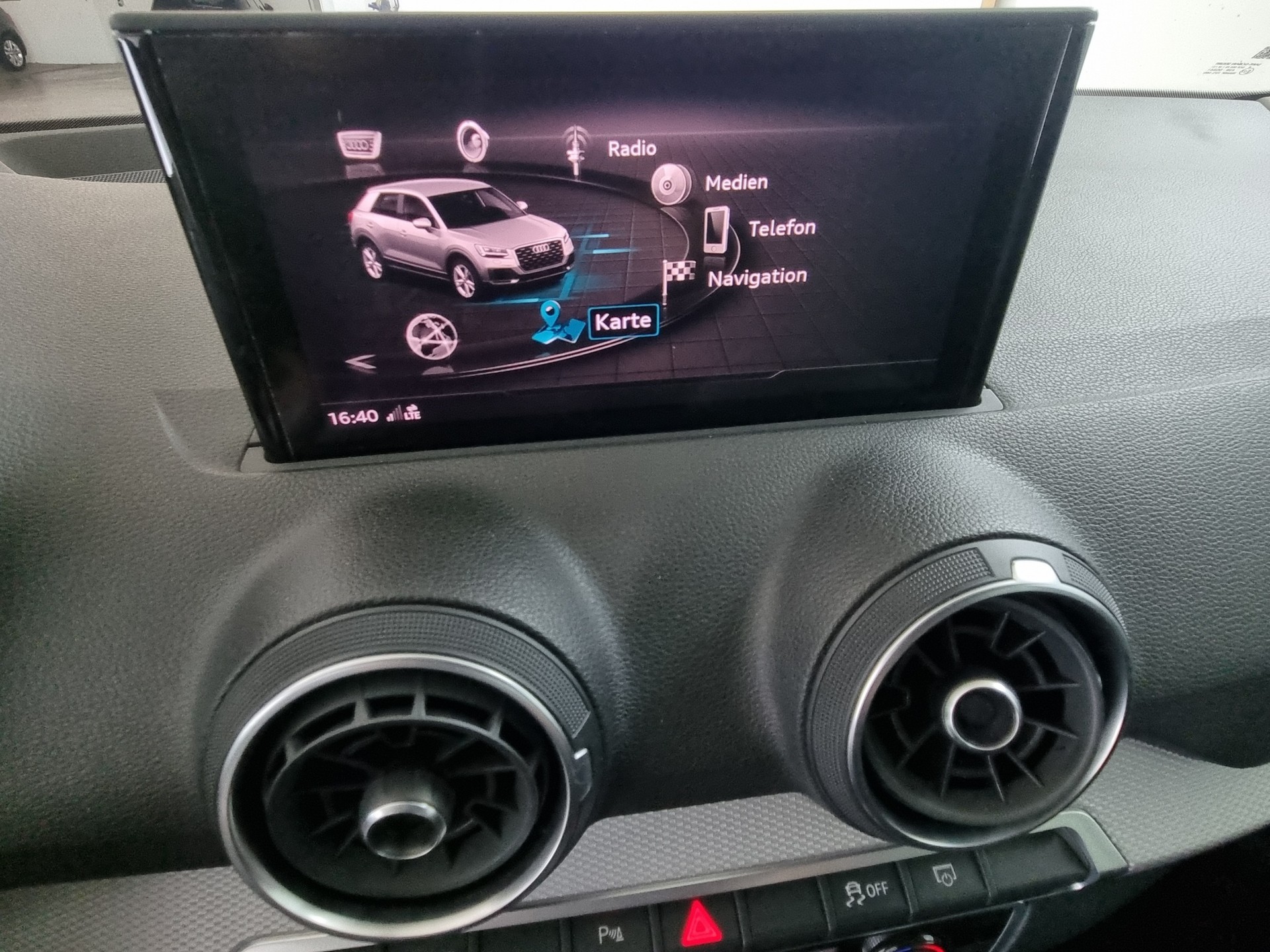 AUDI Q2 1.5 35 TFSI S-Tronic-image-14