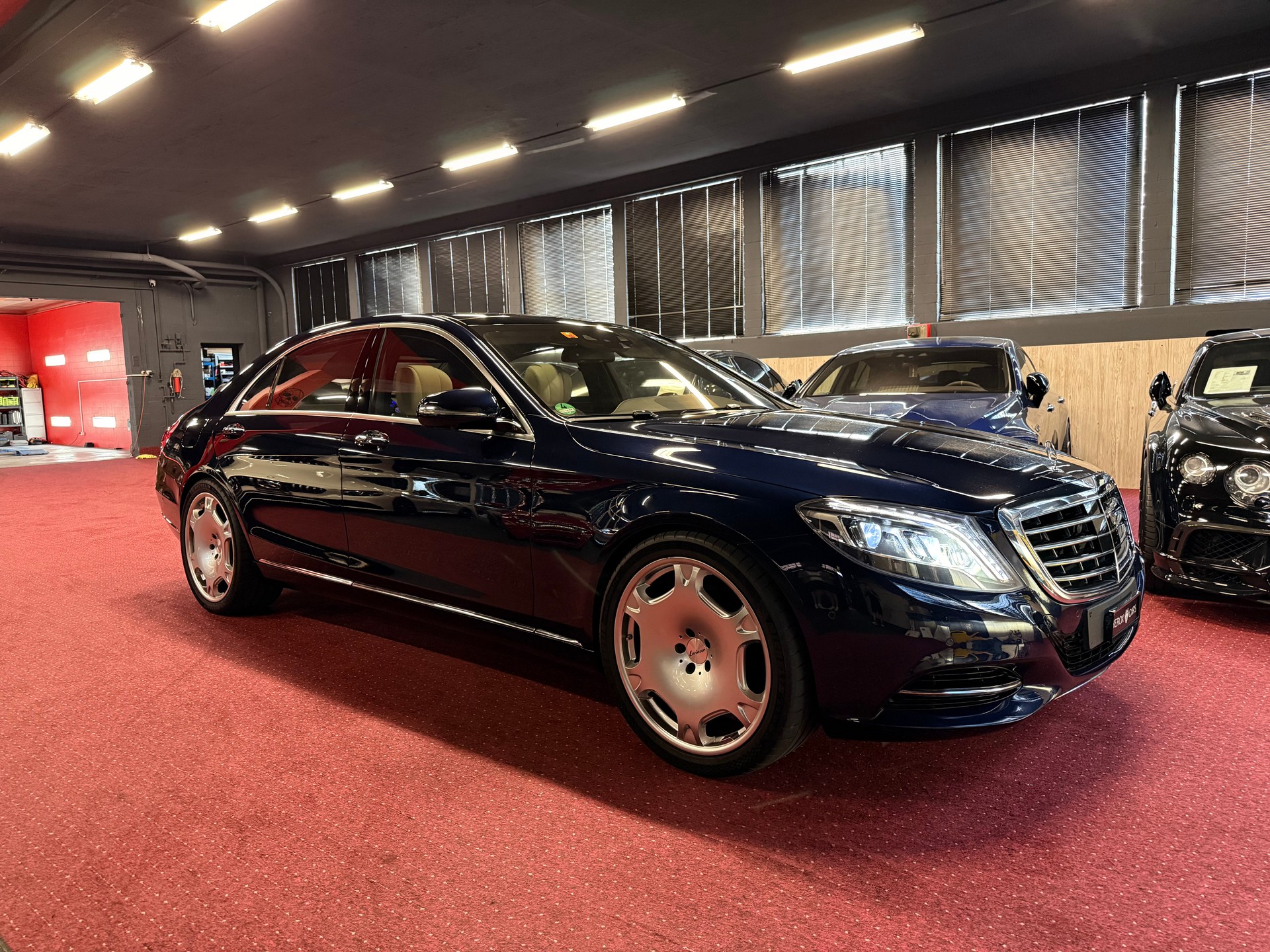 MERCEDES-BENZ S 500 L 4Matic 7G Tronic / ** 1.-Hand / Chauffeur-Paket / Burmester 3D - VOLLAUSSTATTUNG **-image-3