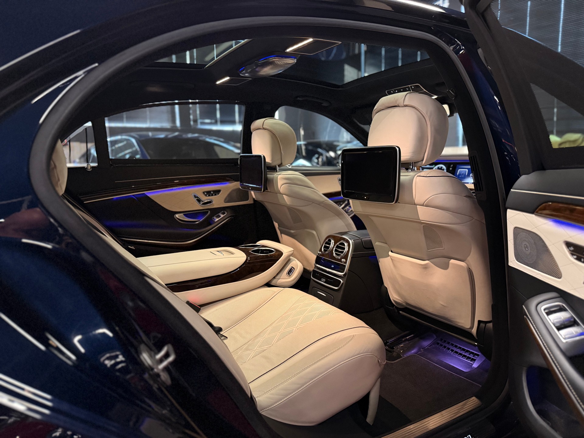 MERCEDES-BENZ S 500 L 4Matic 7G Tronic / ** 1.-Hand / Chauffeur-Paket / Burmester 3D - VOLLAUSSTATTUNG **-image-22