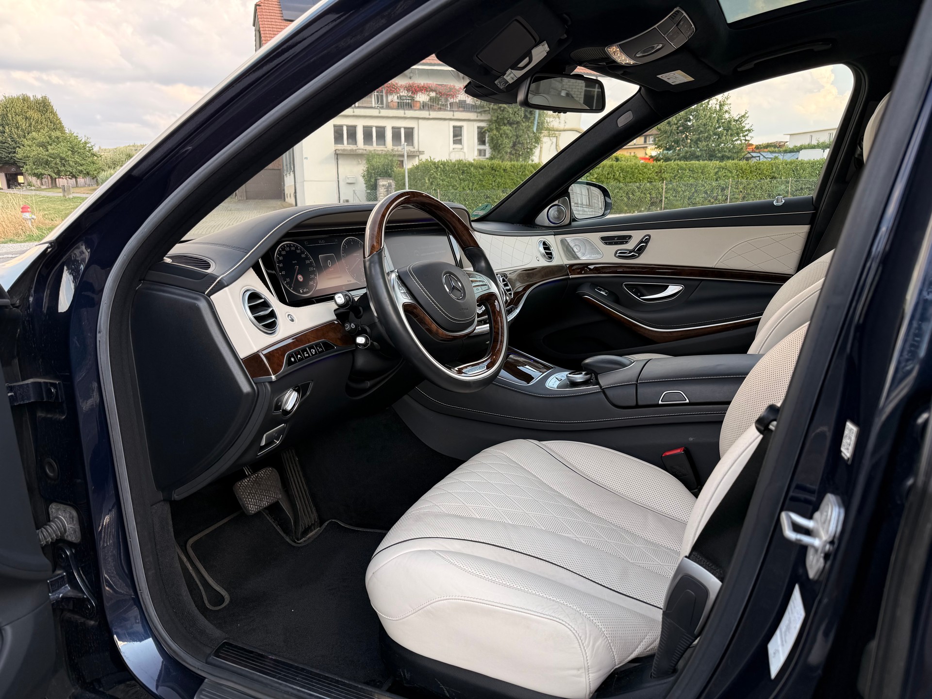 MERCEDES-BENZ S 500 L 4Matic 7G Tronic / ** 1.-Hand / Chauffeur-Paket / Burmester 3D - VOLLAUSSTATTUNG **-image-29