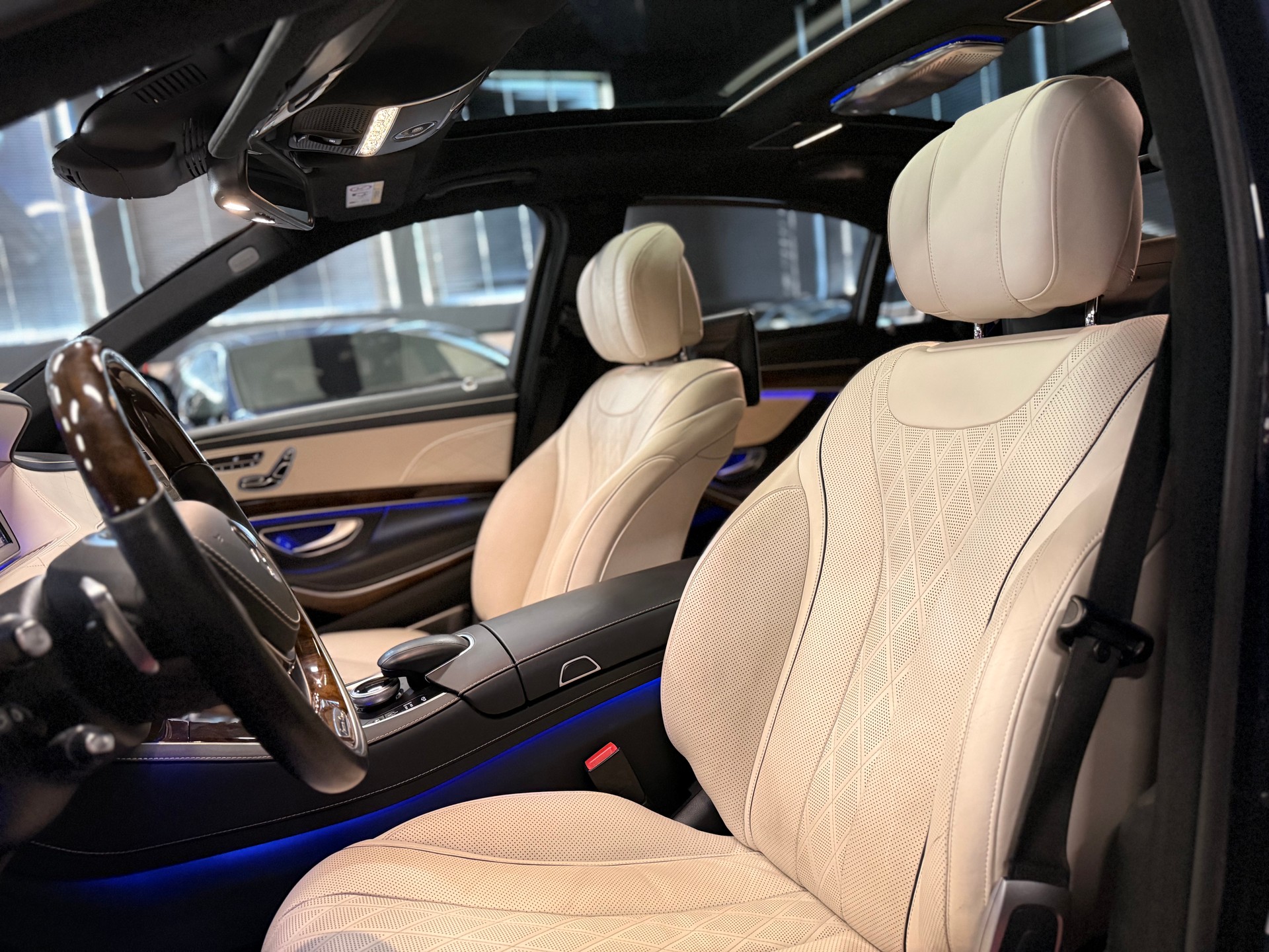 MERCEDES-BENZ S 500 L 4Matic 7G Tronic / ** 1.-Hand / Chauffeur-Paket / Burmester 3D - VOLLAUSSTATTUNG **-image-20