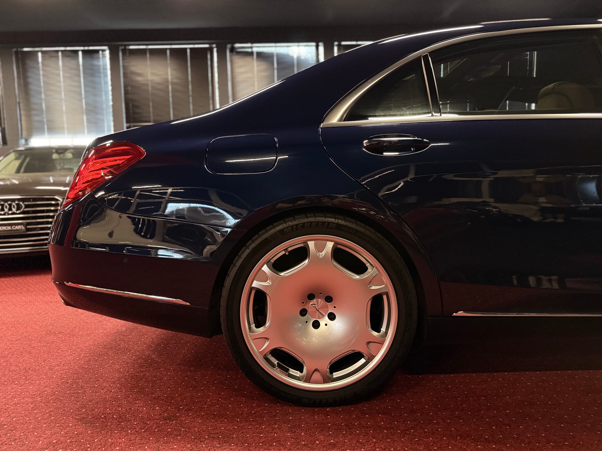 MERCEDES-BENZ S 500 L 4Matic 7G Tronic / ** 1.-Hand / Chauffeur-Paket / Burmester 3D - VOLLAUSSTATTUNG **-image-6