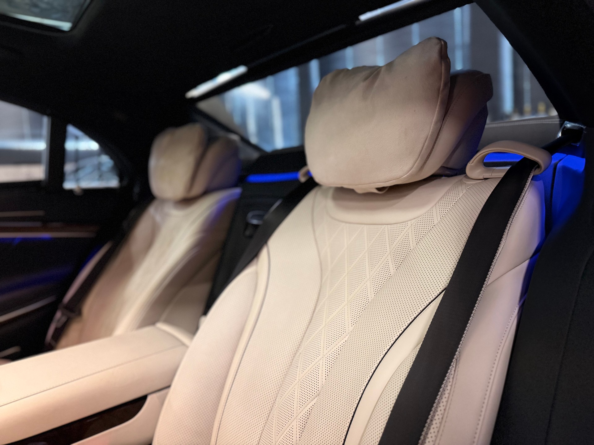 MERCEDES-BENZ S 500 L 4Matic 7G Tronic / ** 1.-Hand / Chauffeur-Paket / Burmester 3D - VOLLAUSSTATTUNG **-image-23