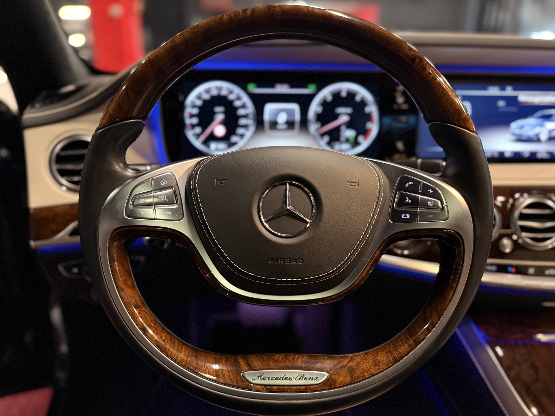 MERCEDES-BENZ S 500 L 4Matic 7G Tronic / ** 1.-Hand / Chauffeur-Paket / Burmester 3D - VOLLAUSSTATTUNG **-image-15