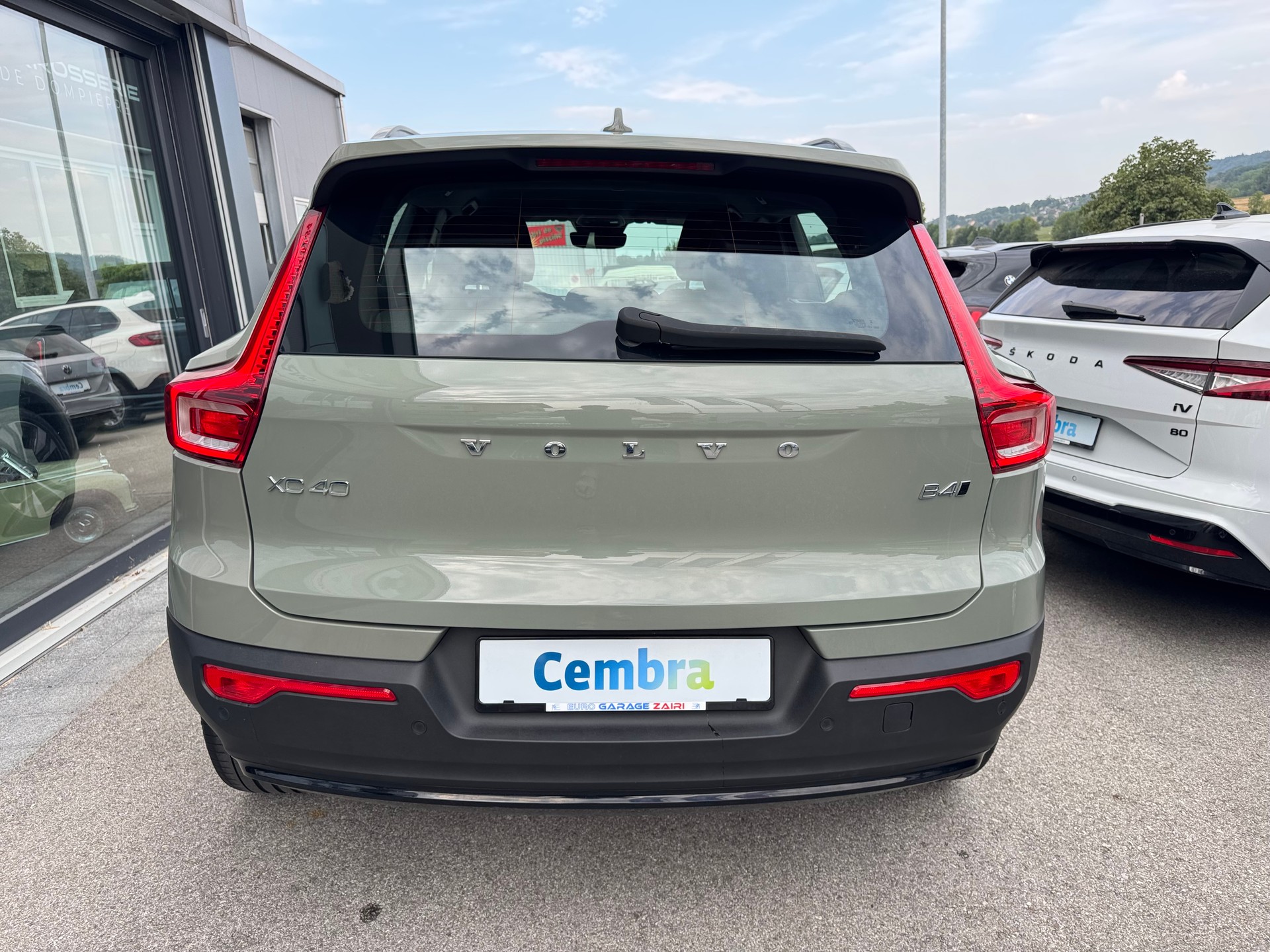 VOLVO XC40 B4 Benzin Mild Hybrid AWD Plus Dark DCT-image-12