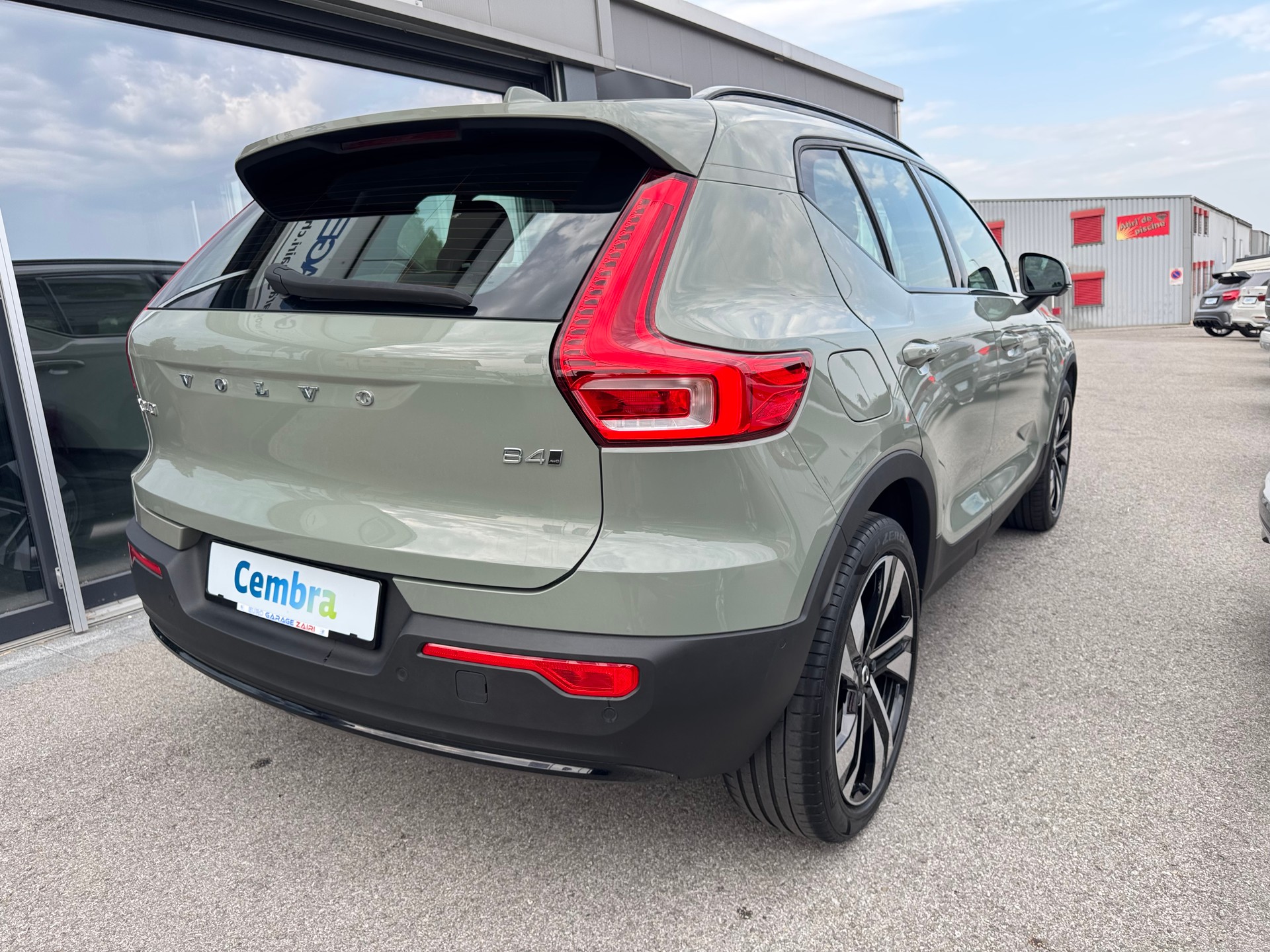 VOLVO XC40 B4 Benzin Mild Hybrid AWD Plus Dark DCT-image-10
