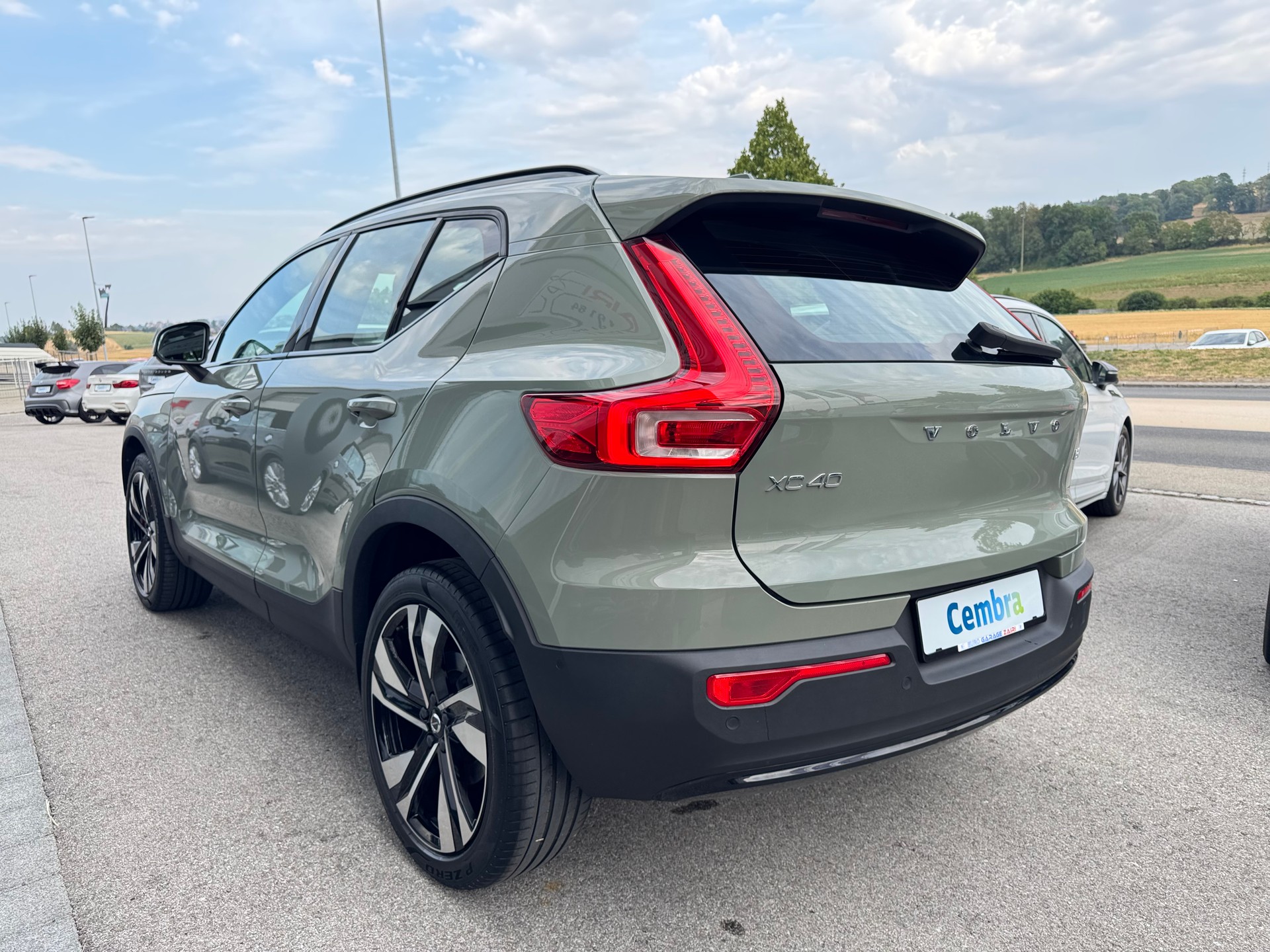 VOLVO XC40 B4 Benzin Mild Hybrid AWD Plus Dark DCT-image-8
