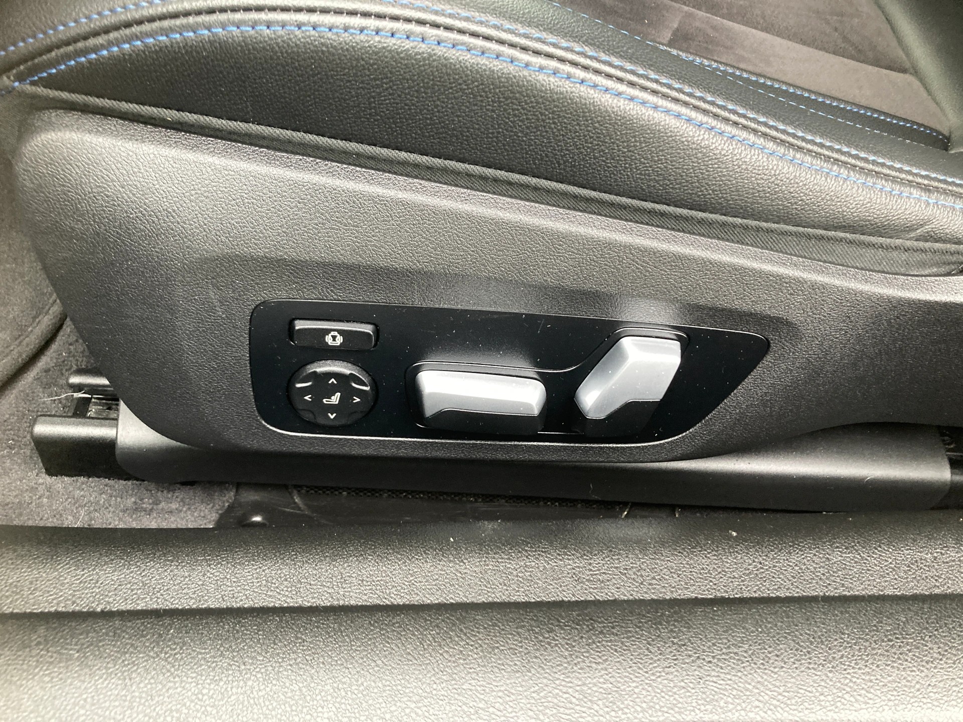BMW M440d xDrive 48V Coupé M Sport PRO Steptronic-image-8