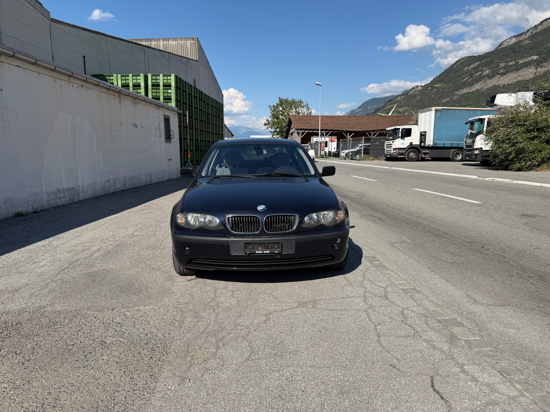 BMW 325xi-image-0