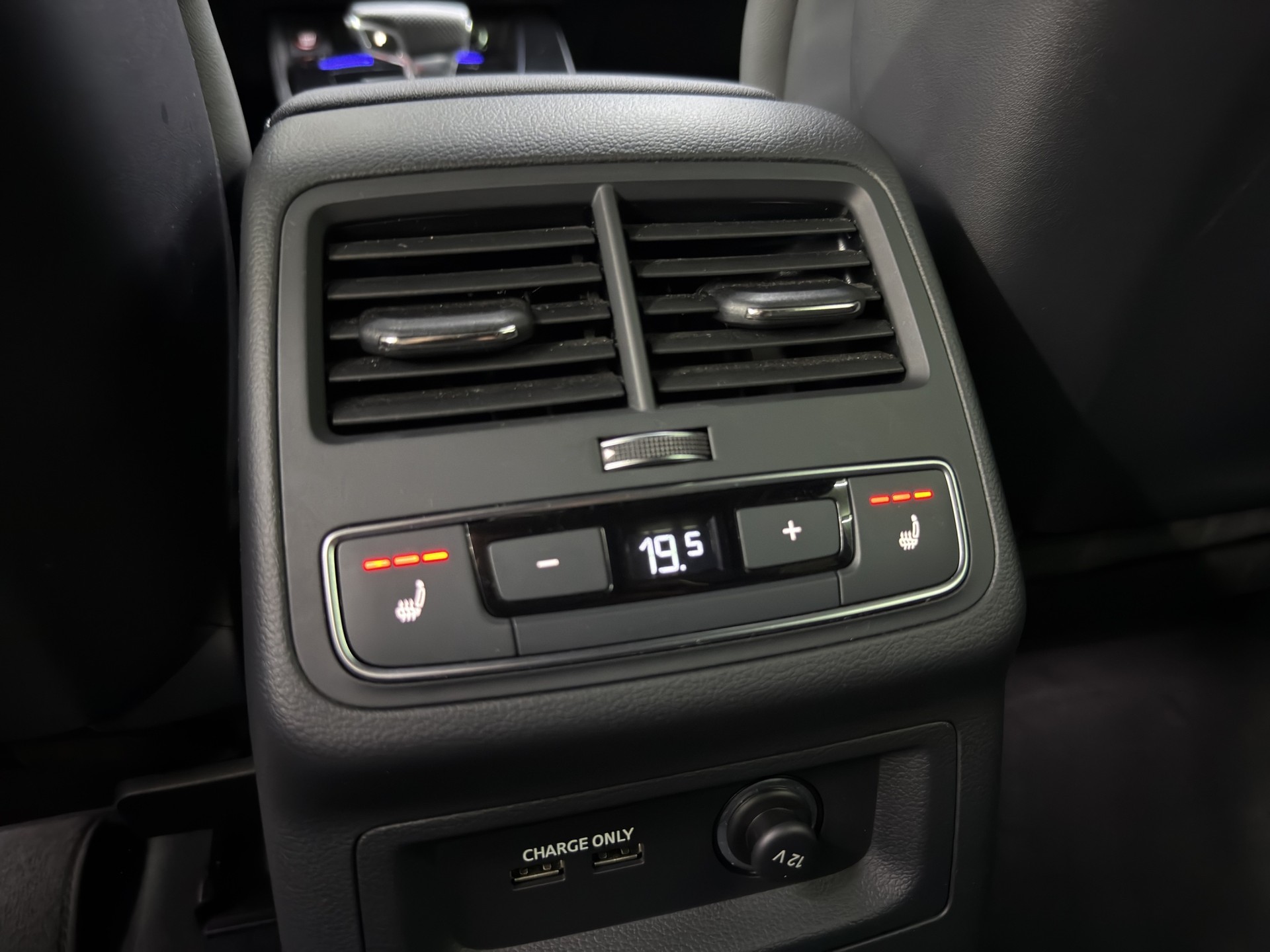 AUDI RS4 Avant quattro tiptronic-image-31
