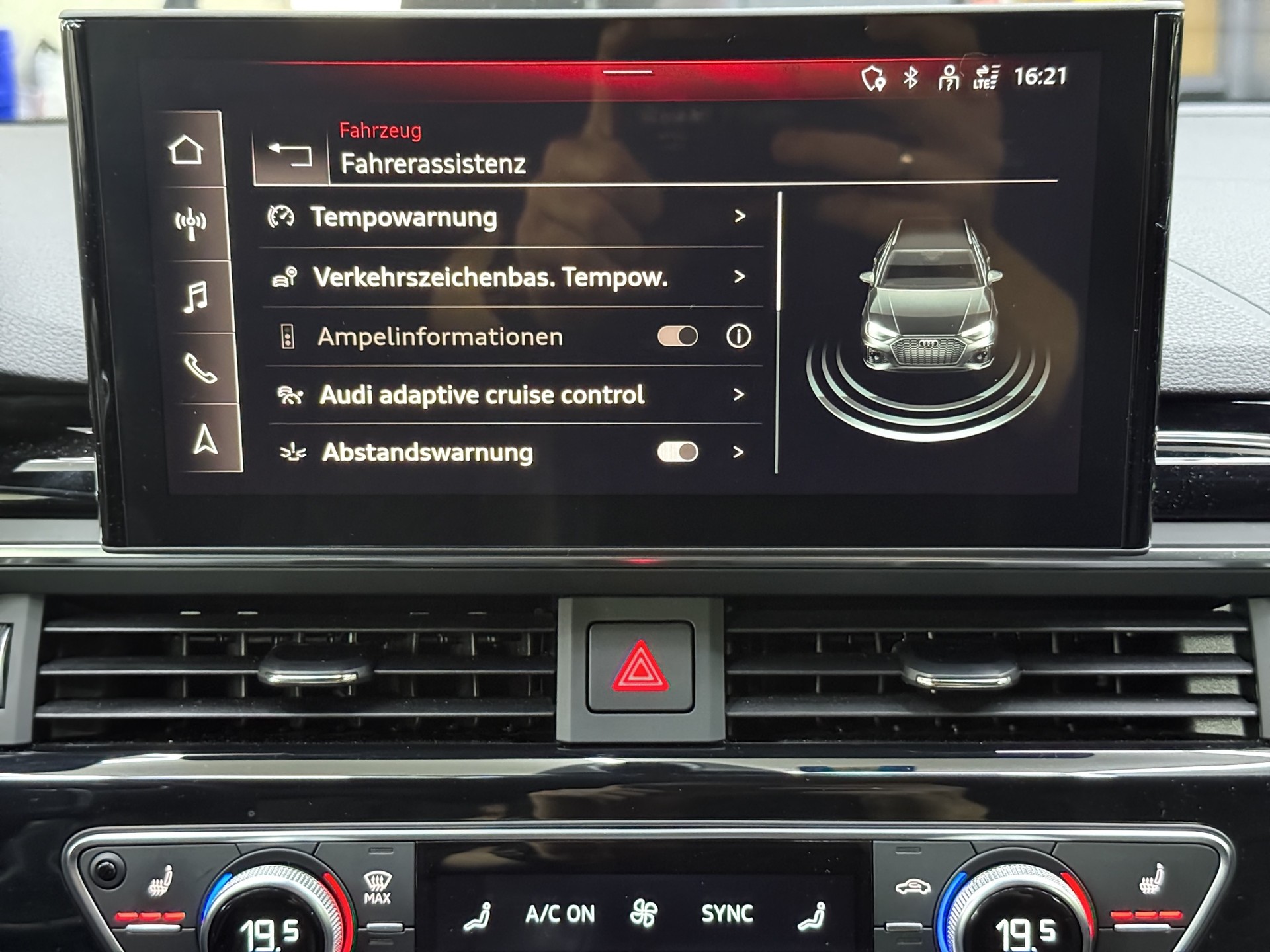AUDI RS4 Avant quattro tiptronic-image-29
