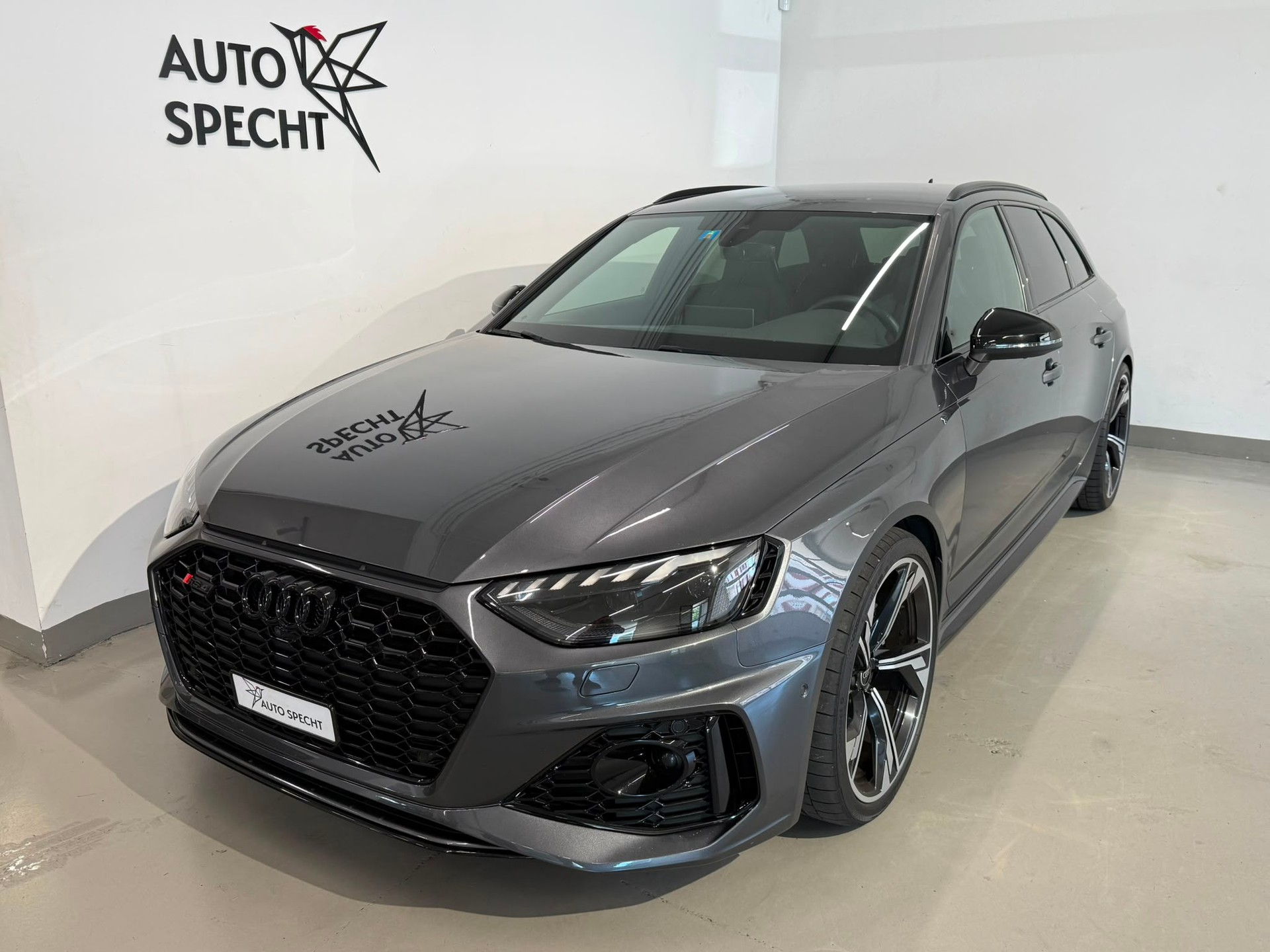 AUDI RS4 Avant quattro tiptronic-image-0