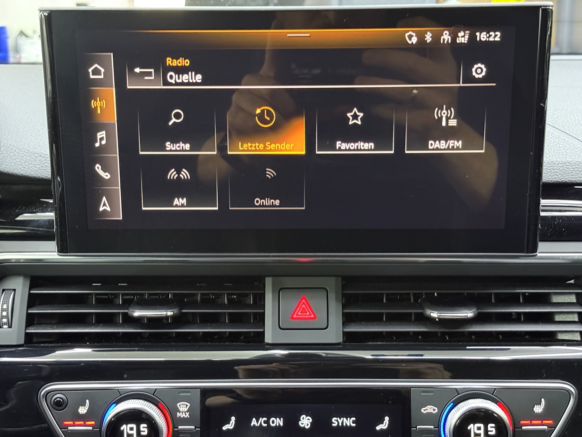 AUDI RS4 Avant quattro tiptronic-image-17