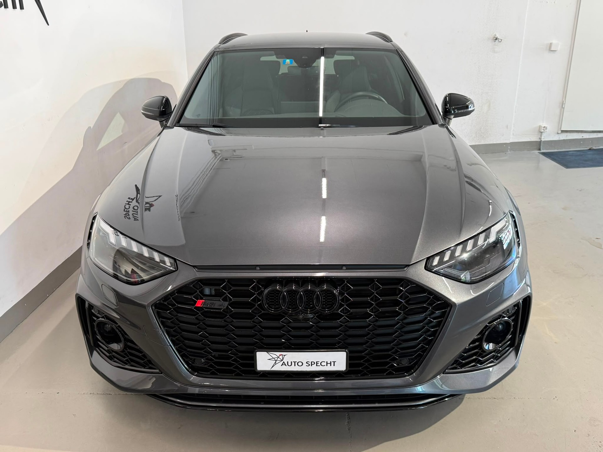 AUDI RS4 Avant quattro tiptronic-image-3