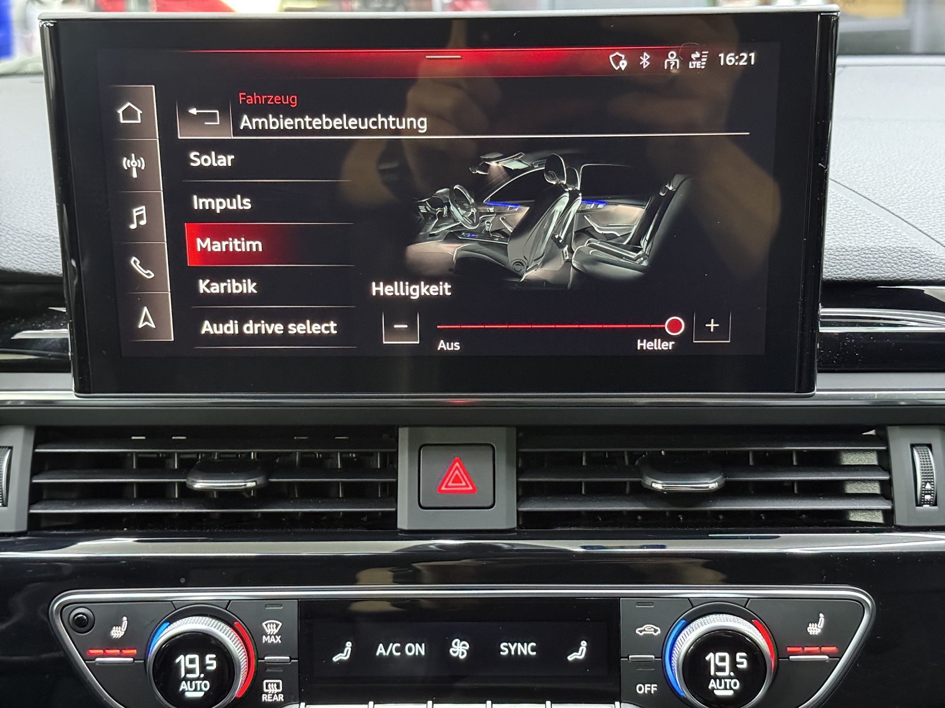 AUDI RS4 Avant quattro tiptronic-image-27