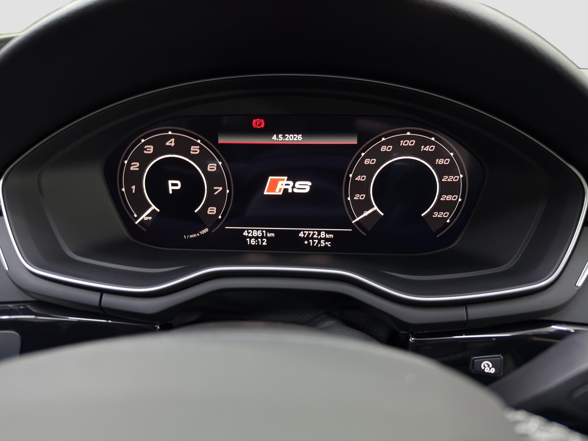 AUDI RS4 Avant quattro tiptronic-image-10