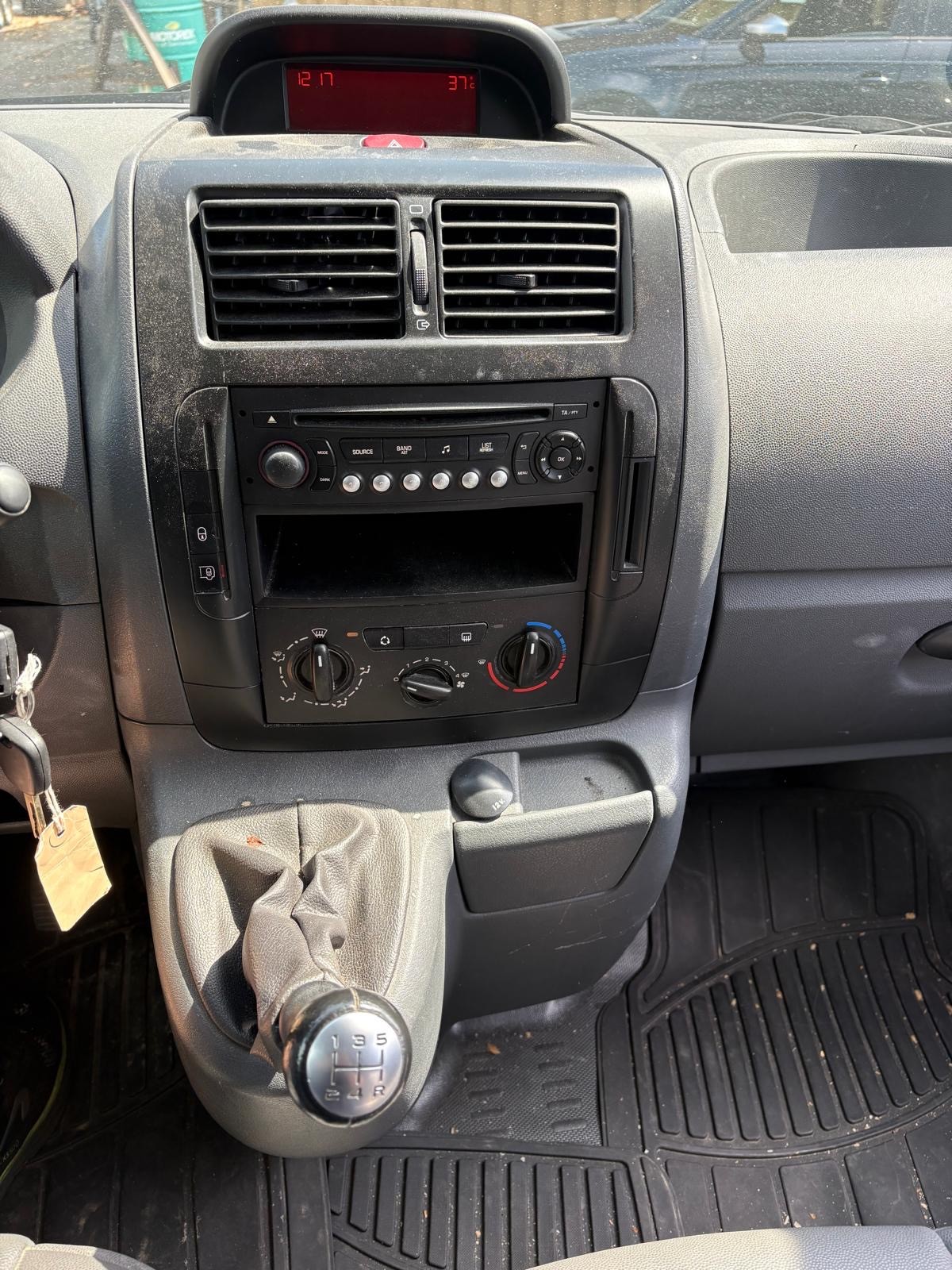 PEUGEOT Expert 1.6 HDi 227 L1H1-image-7
