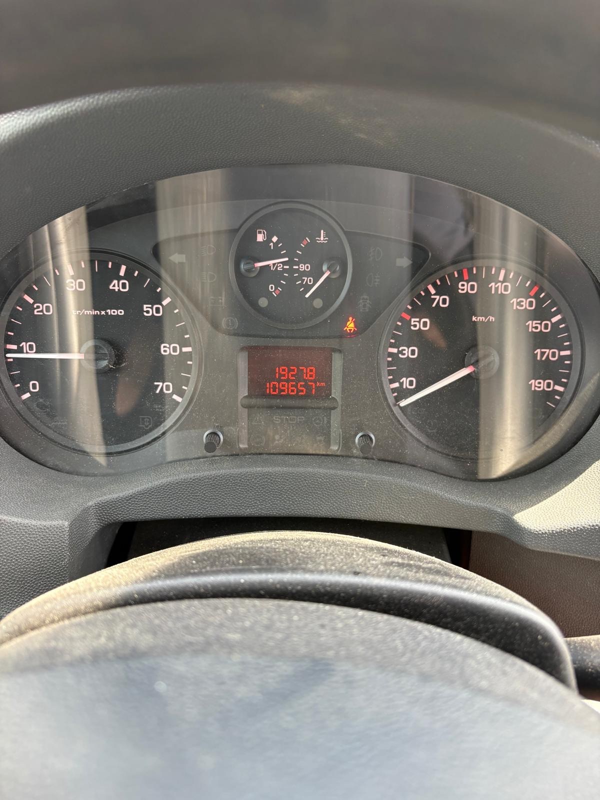 PEUGEOT Expert 1.6 HDi 227 L1H1-image-6