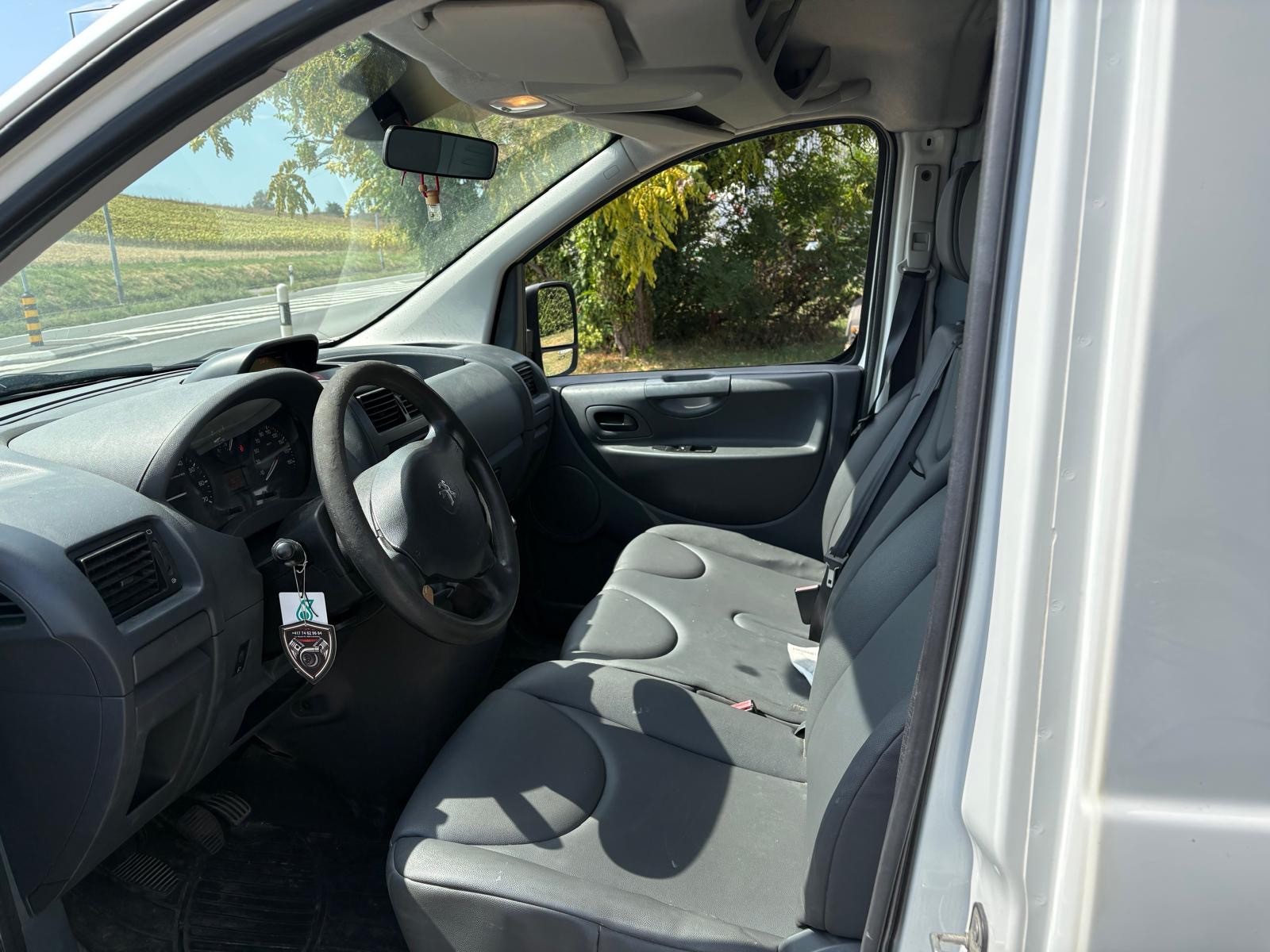 PEUGEOT Expert 1.6 HDi 227 L1H1-image-8