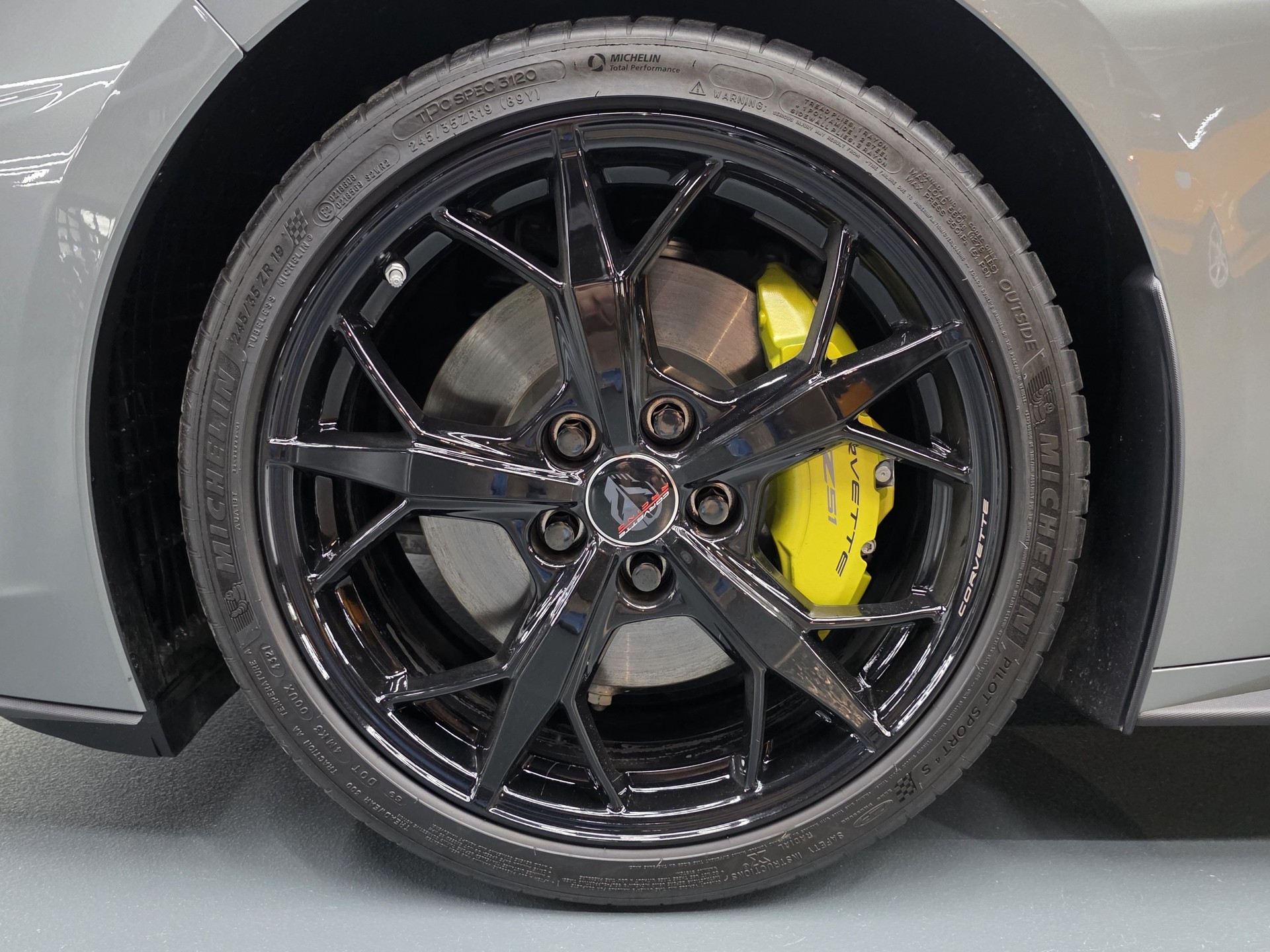 CHEVROLET Corvette C8 Convertible C8.R Edition-image-12