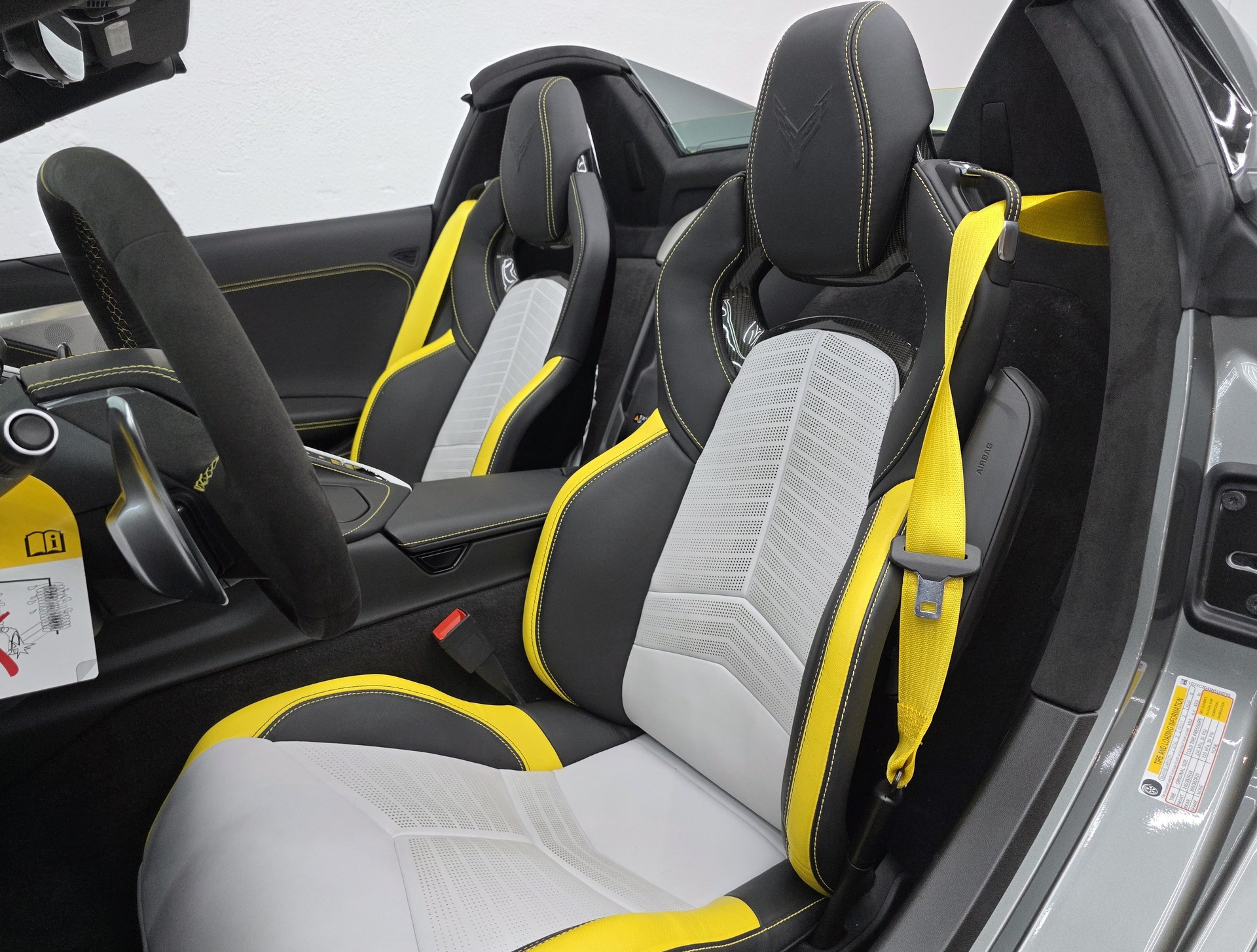 CHEVROLET Corvette C8 Convertible C8.R Edition-image-17