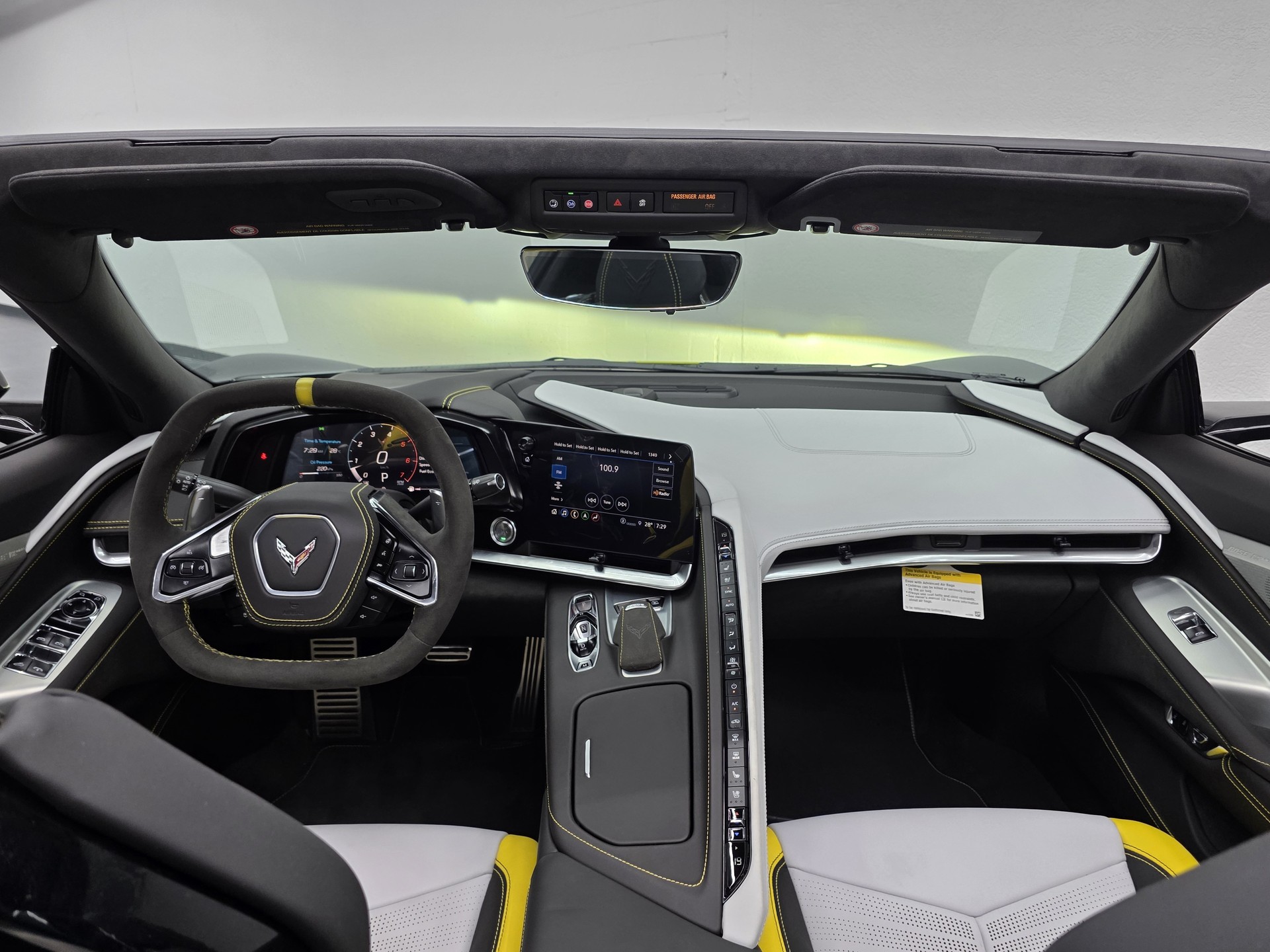CHEVROLET Corvette C8 Convertible C8.R Edition-image-18