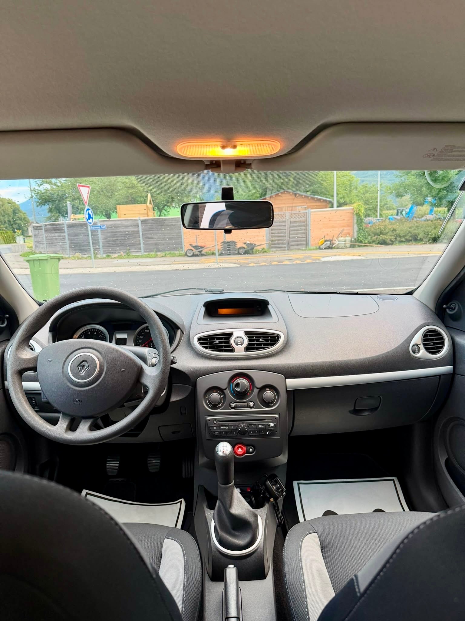 RENAULT Clio 1.2 16V Turbo S-image-10