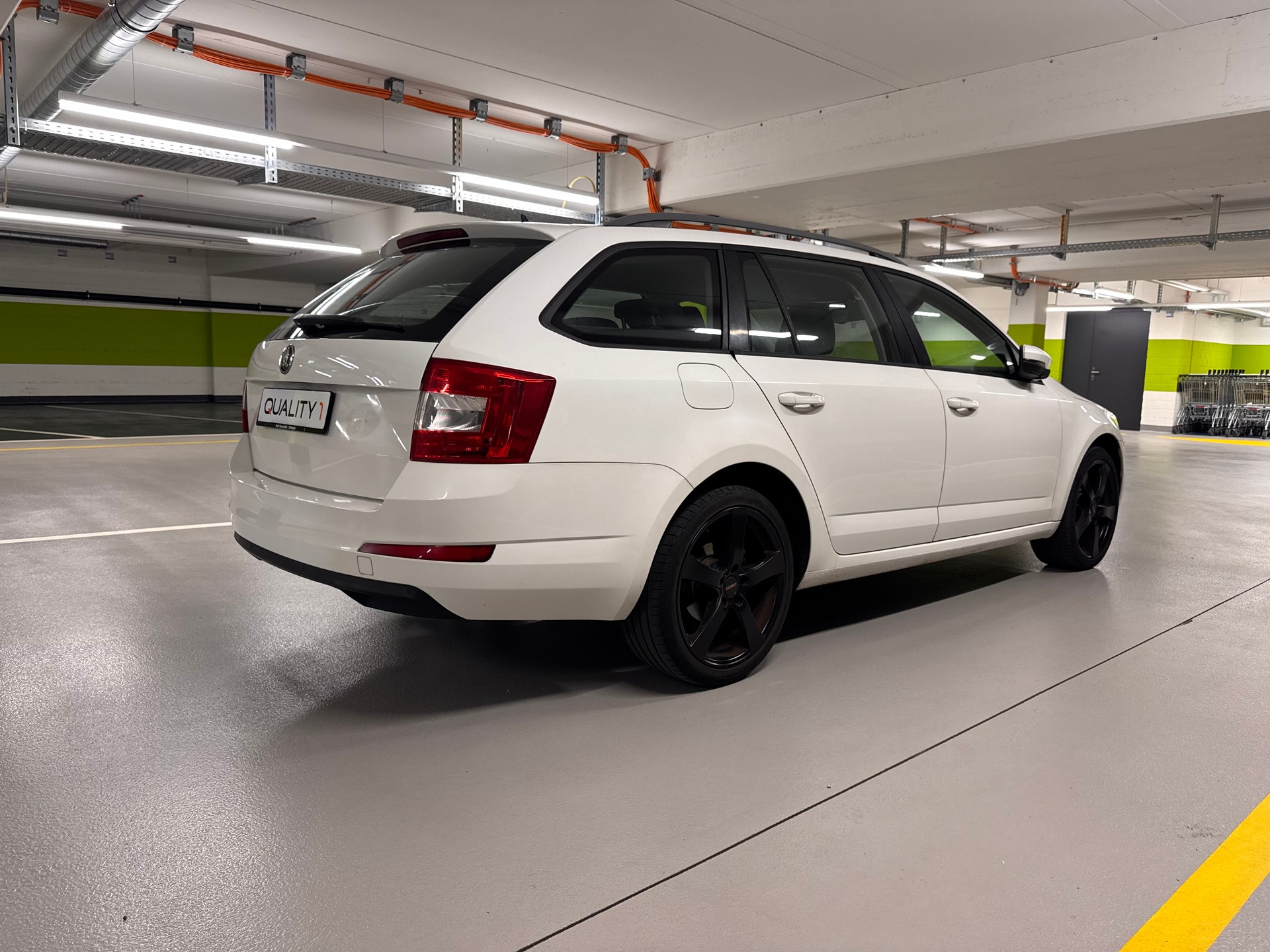 SKODA Octavia Combi 1.6 TDI Elegance DSG-image-4