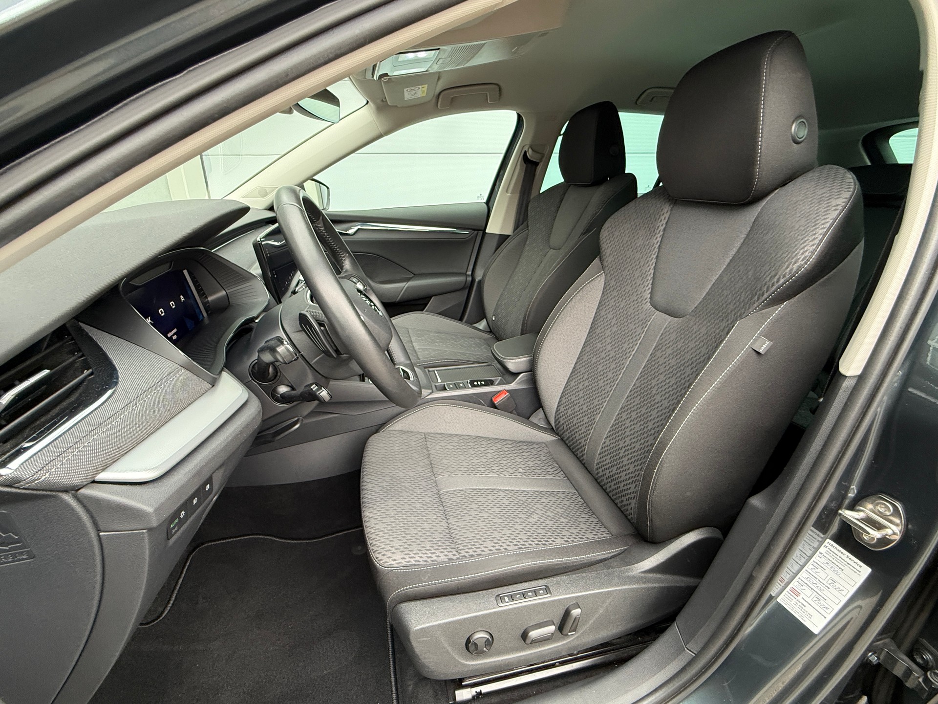 SKODA Octavia Combi 2.0 TSI Style DSG 4x4 mit Anhängerkupplung-image-14