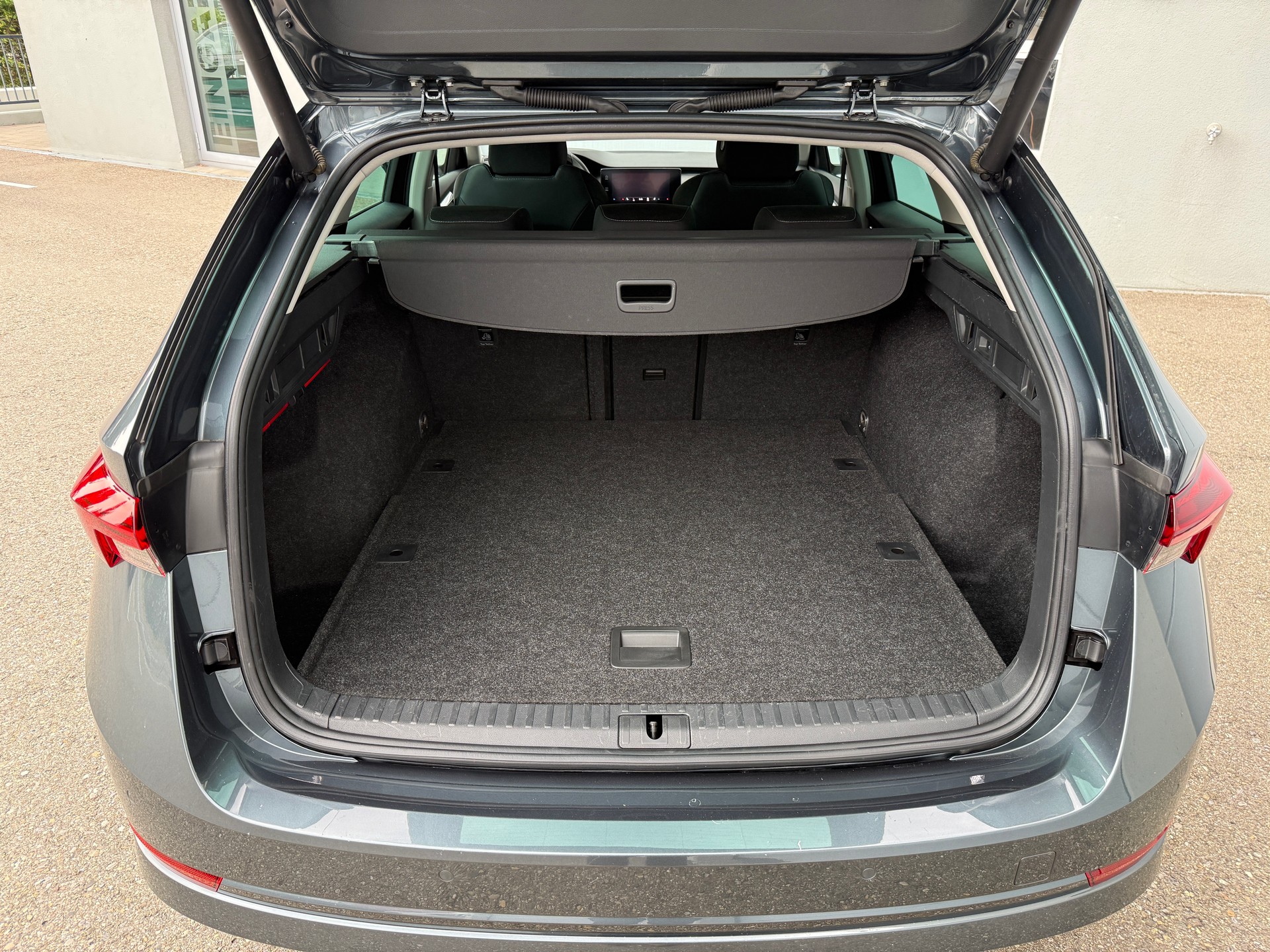 SKODA Octavia Combi 2.0 TSI Style DSG 4x4 mit Anhängerkupplung-image-11